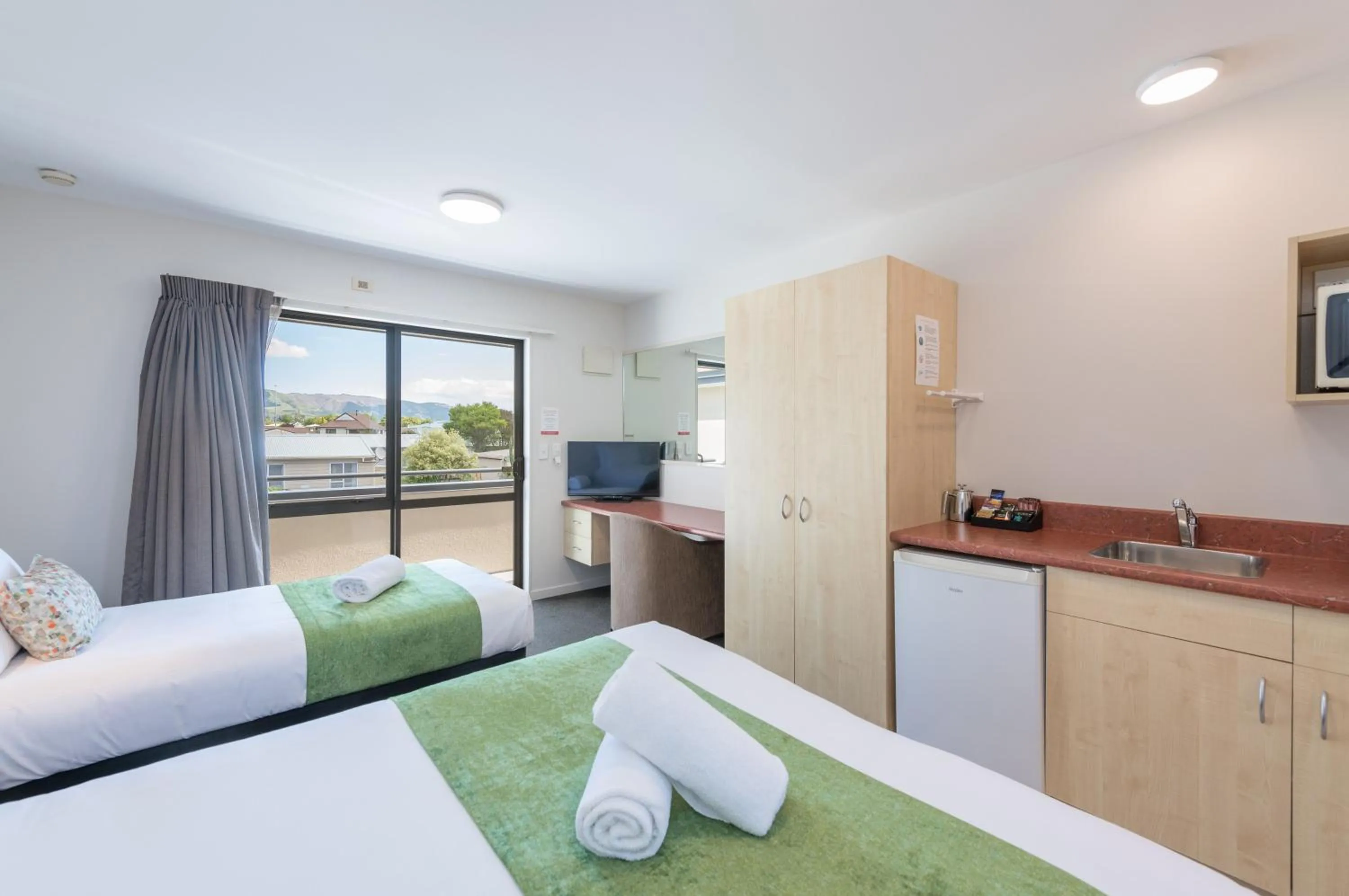 Kitchen or kitchenette, Bed in Bella Vista Nelson