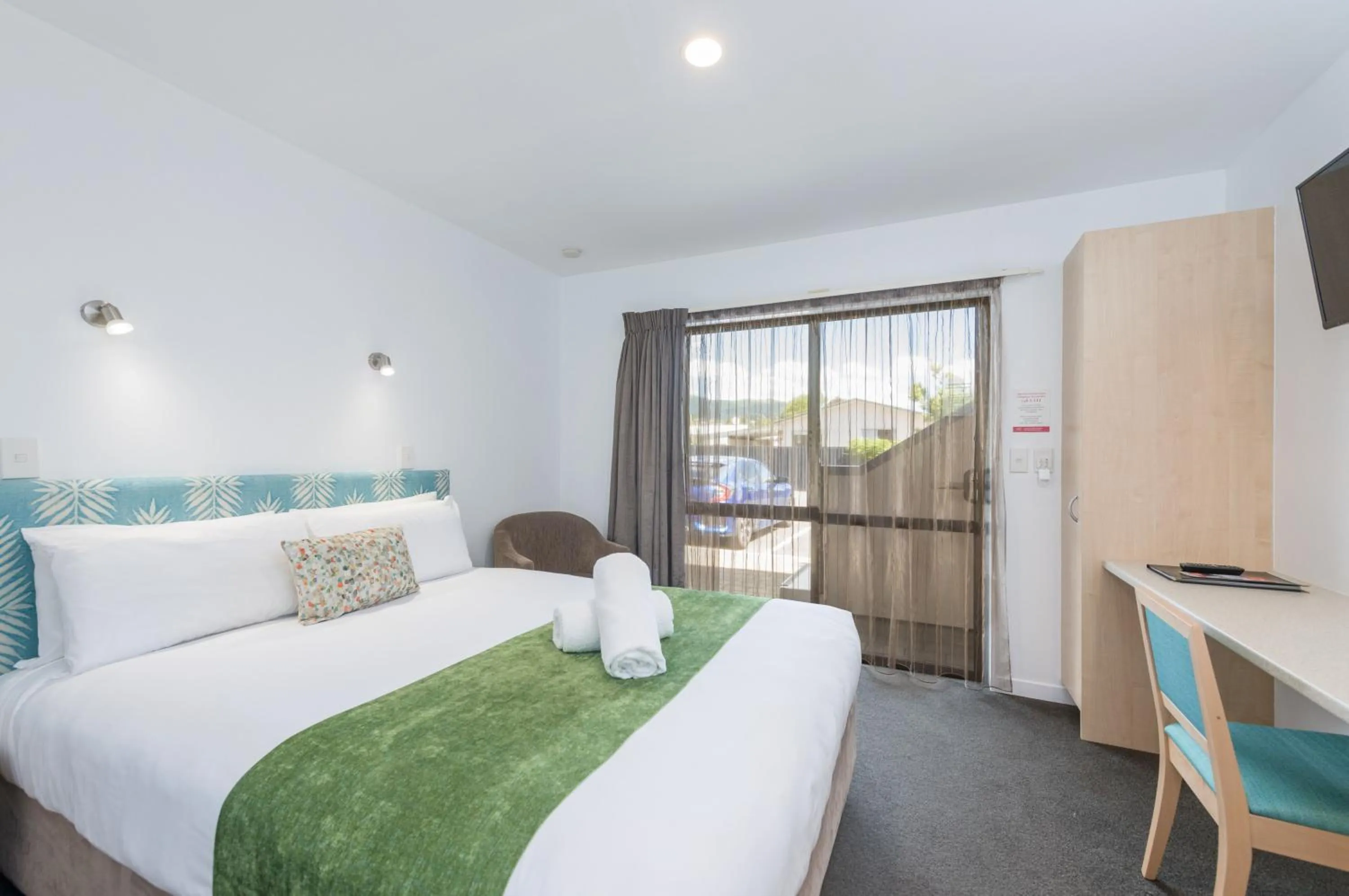 Coffee/tea facilities, Bed in Bella Vista Nelson