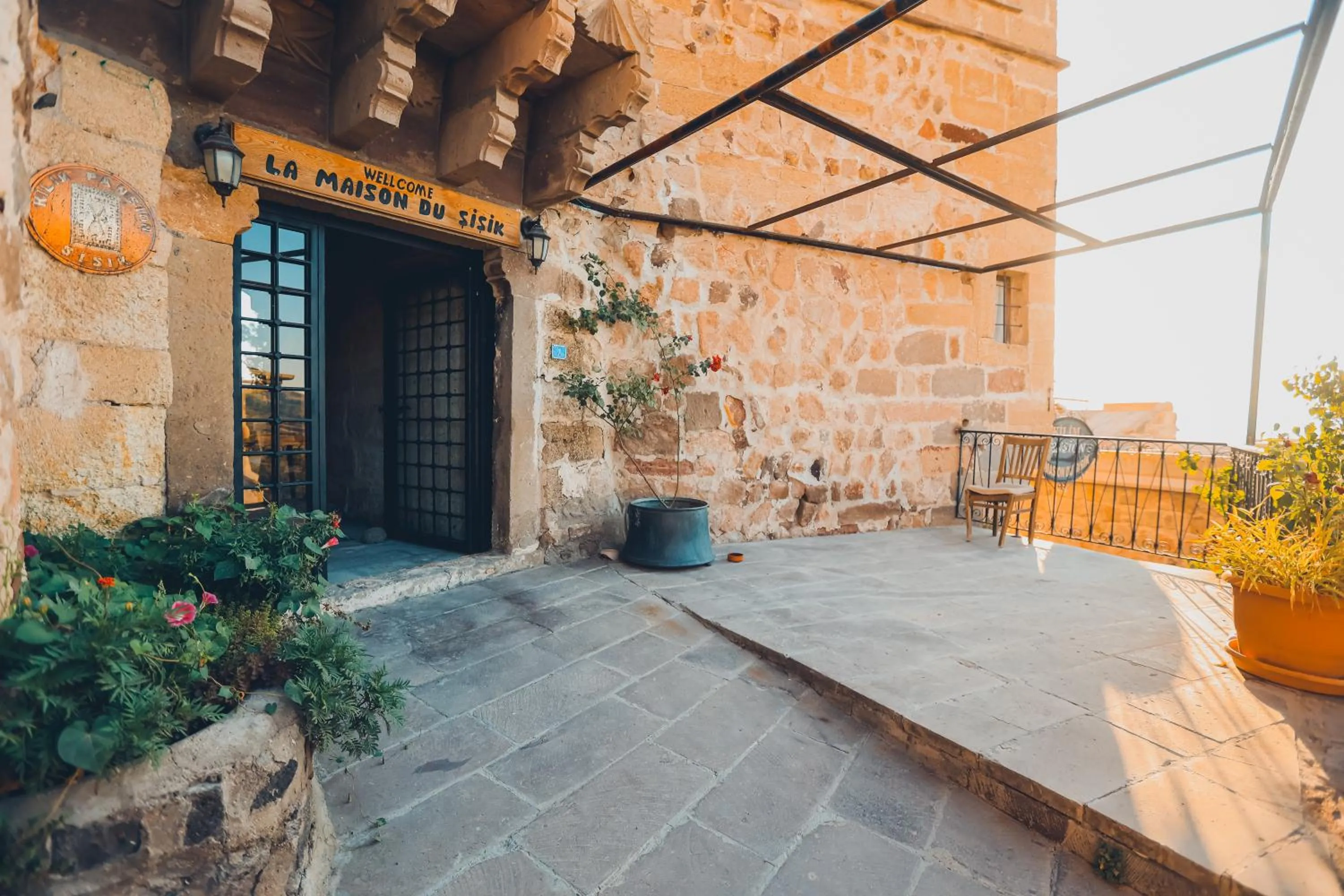 Facade/entrance in La maison de Şişik