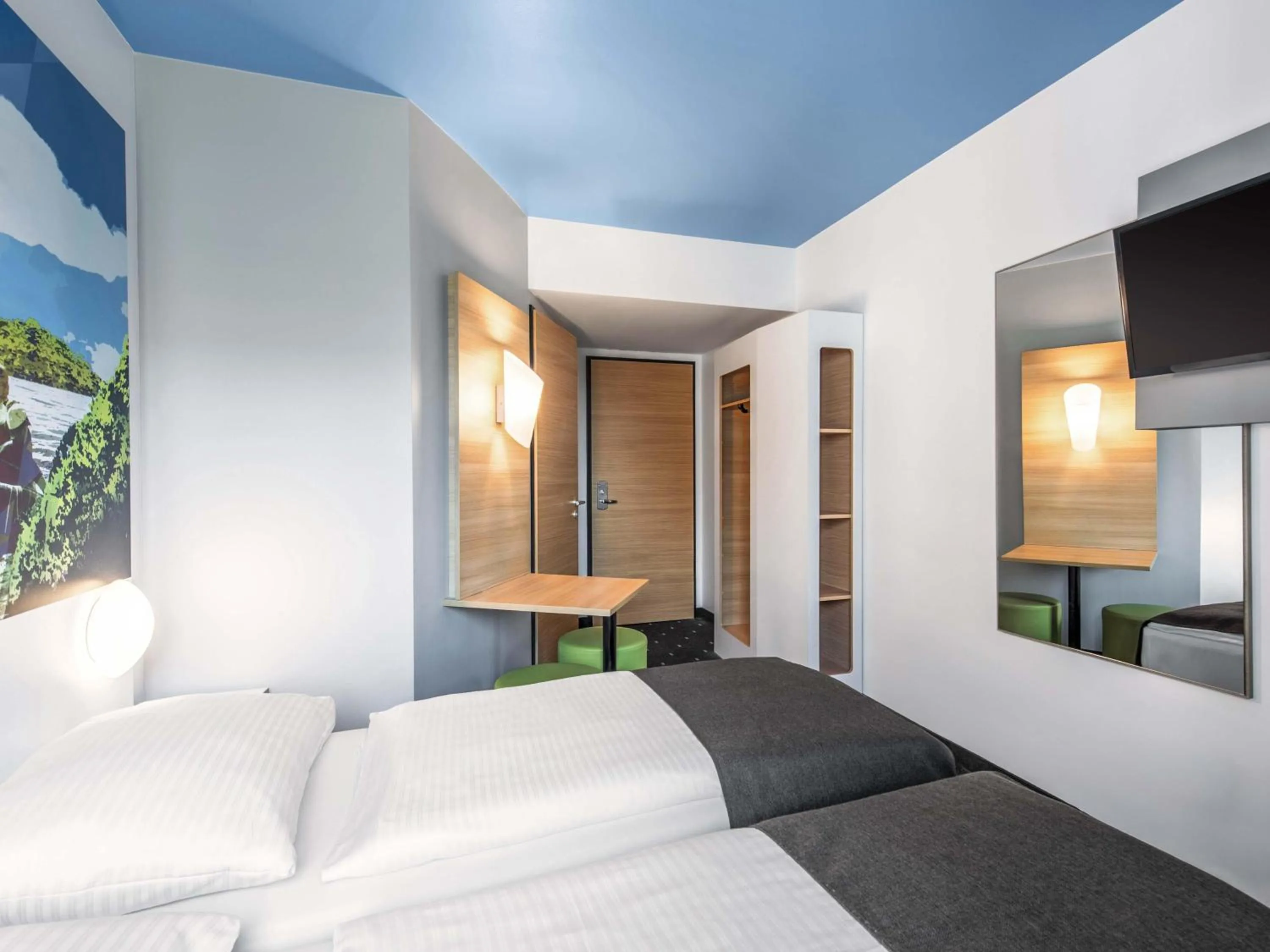 Photo of the whole room, Bed in B&B Hotel Neu-Ulm