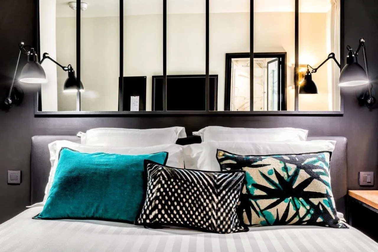Bed in Laz' Hotel Spa Urbain Paris
