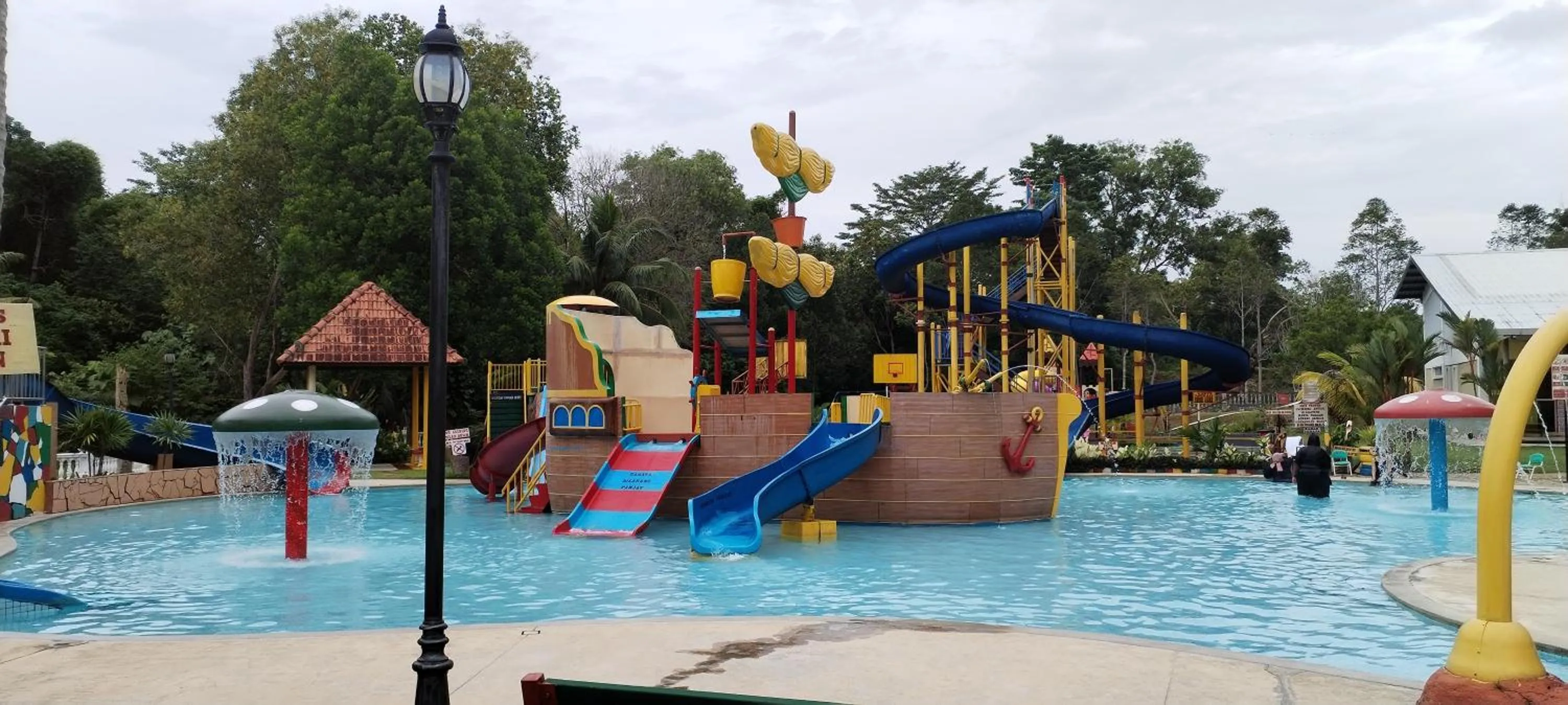 Aqua park in Amverton Heritage Resort