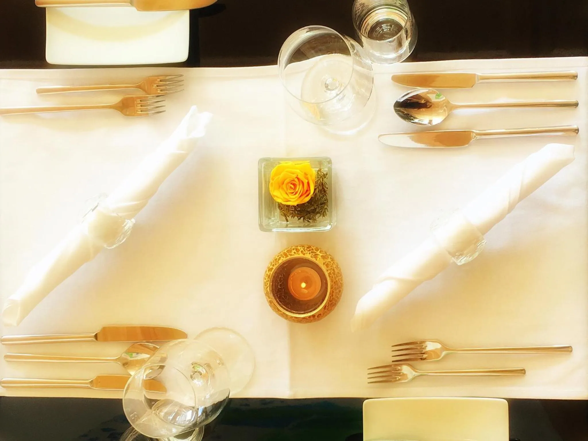 Restaurant/places to eat in arthausHOTEL