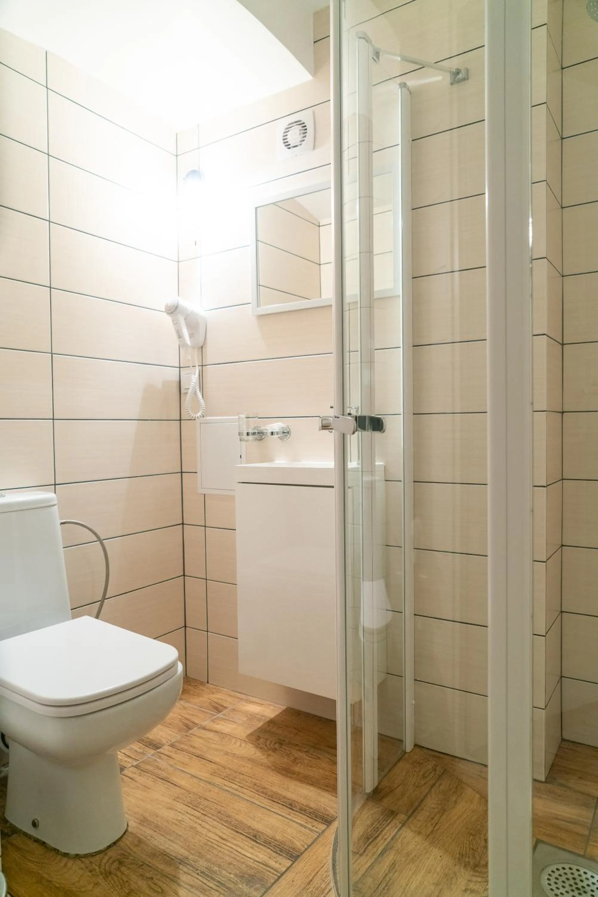 Shower in Godart Rooms Guesthouse