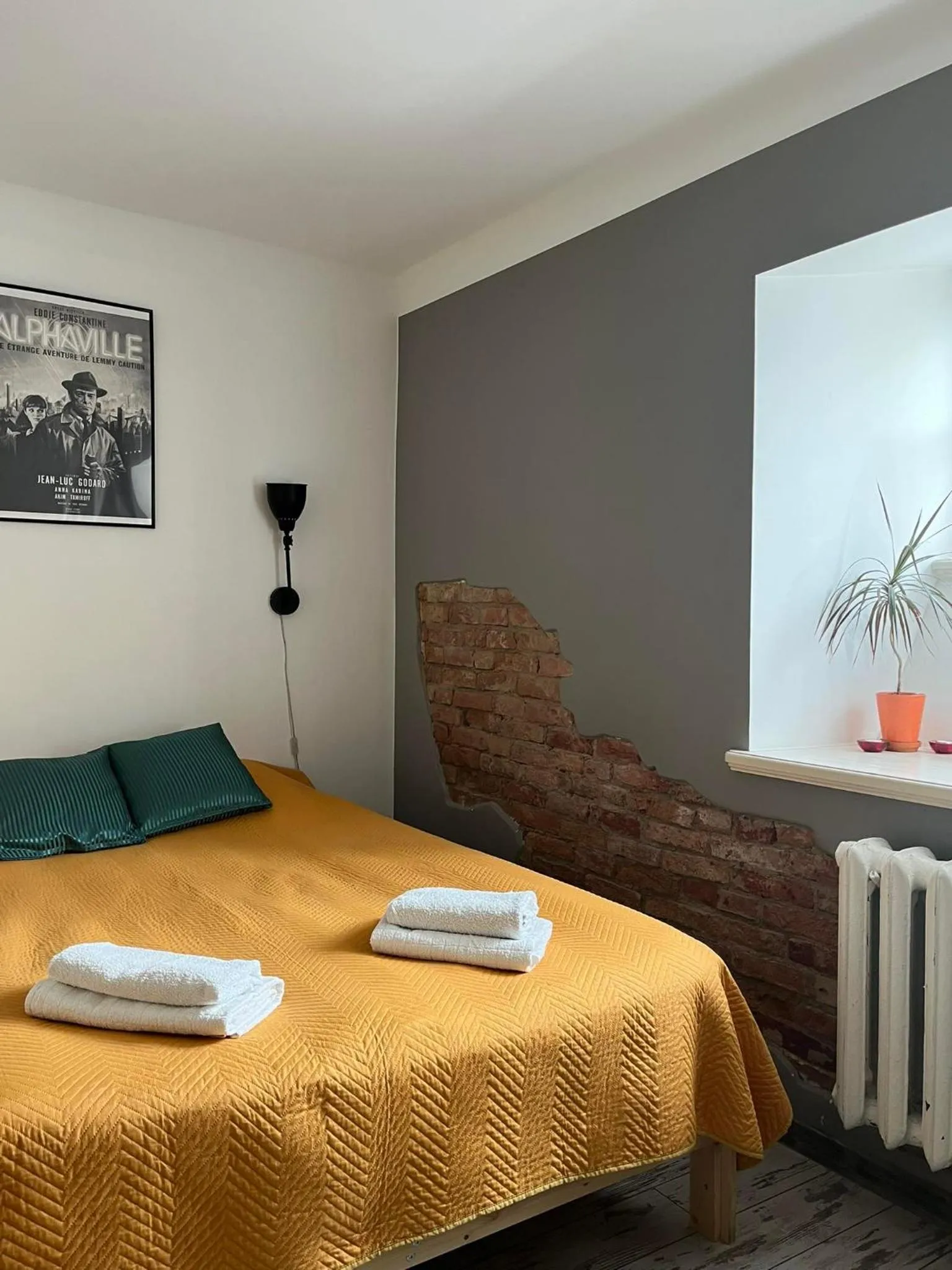 Bed in Godart Rooms Guesthouse