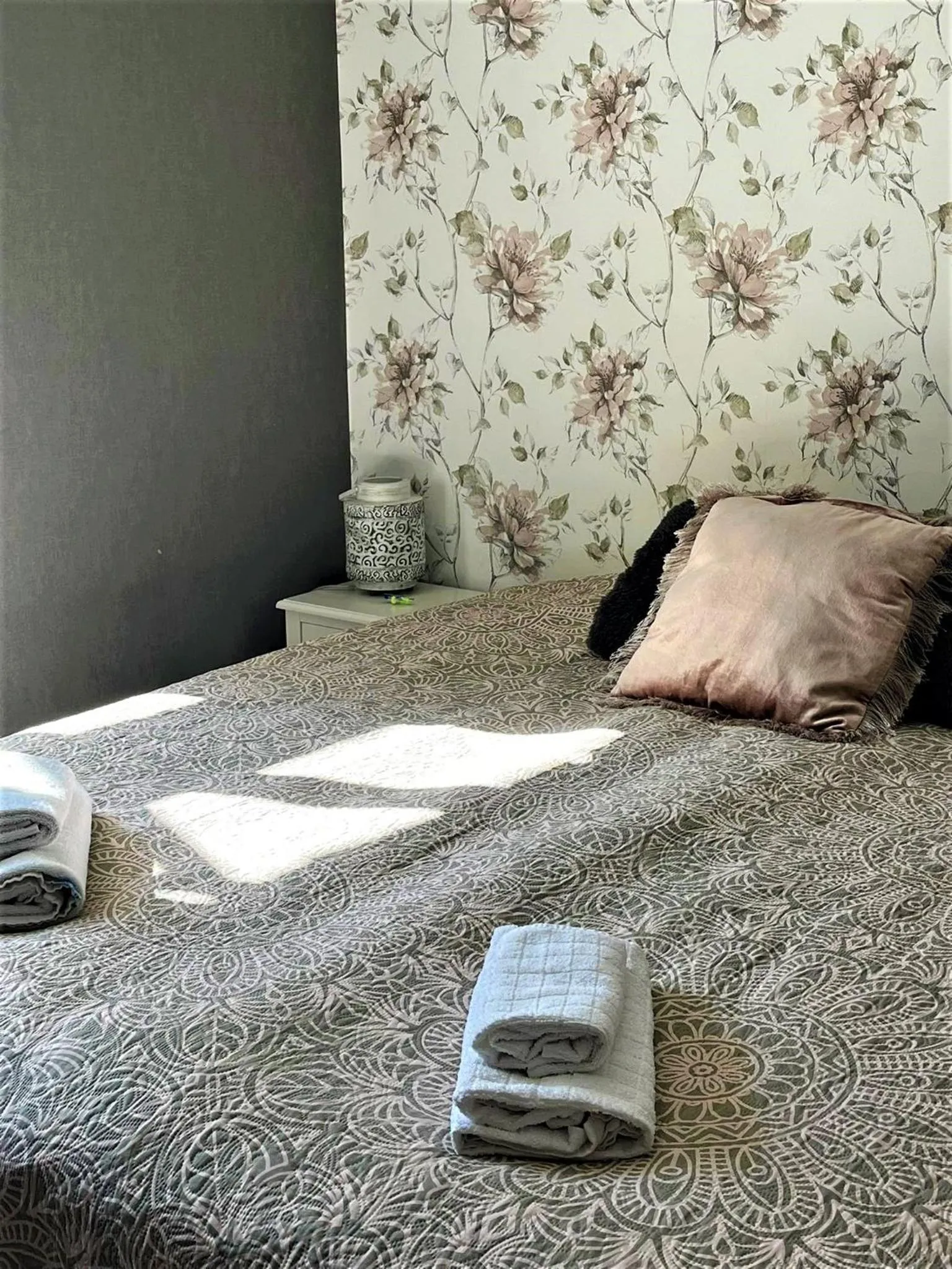 Bed in Godart Rooms Guesthouse