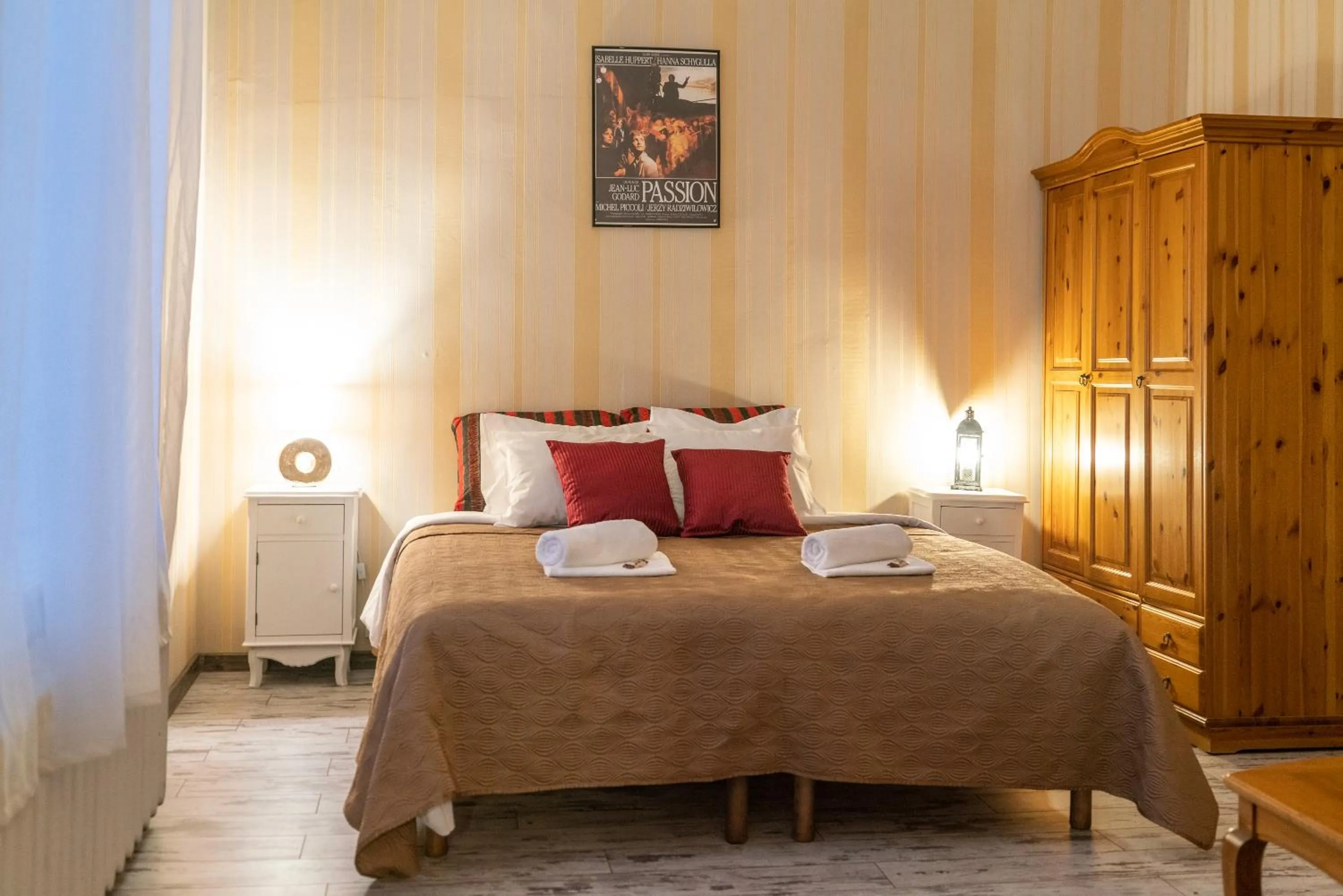 Bed in Godart Rooms Guesthouse