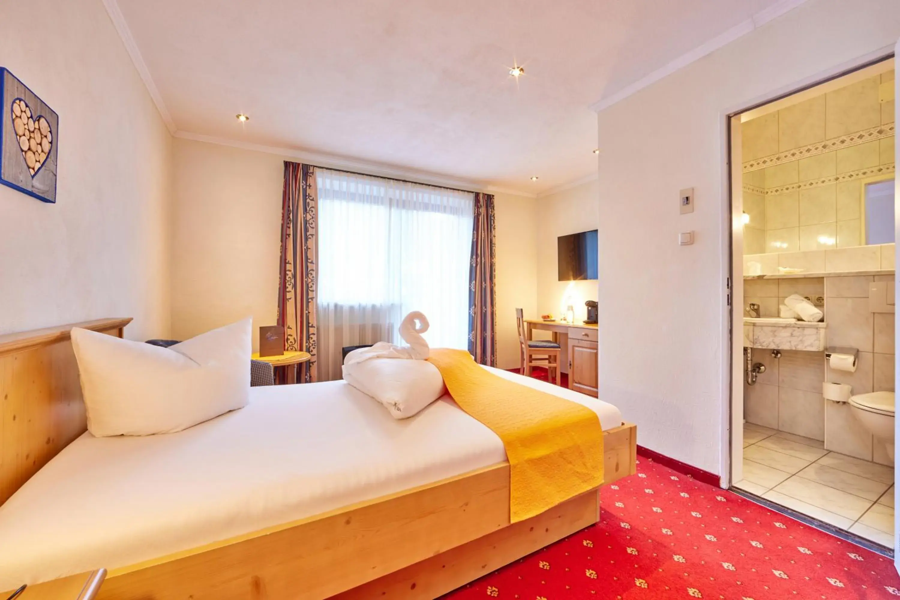 Deluxe Single Room with Balcony in Alpenhotel Rieger Deluxe Single Room with Balcony in Alpenhotel Rieger