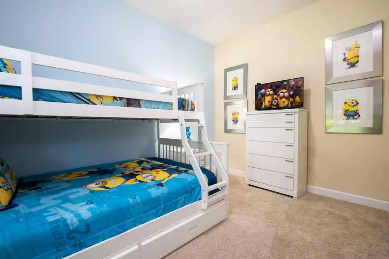 Bed in Five Bedrooms TownHome with Pool 4849