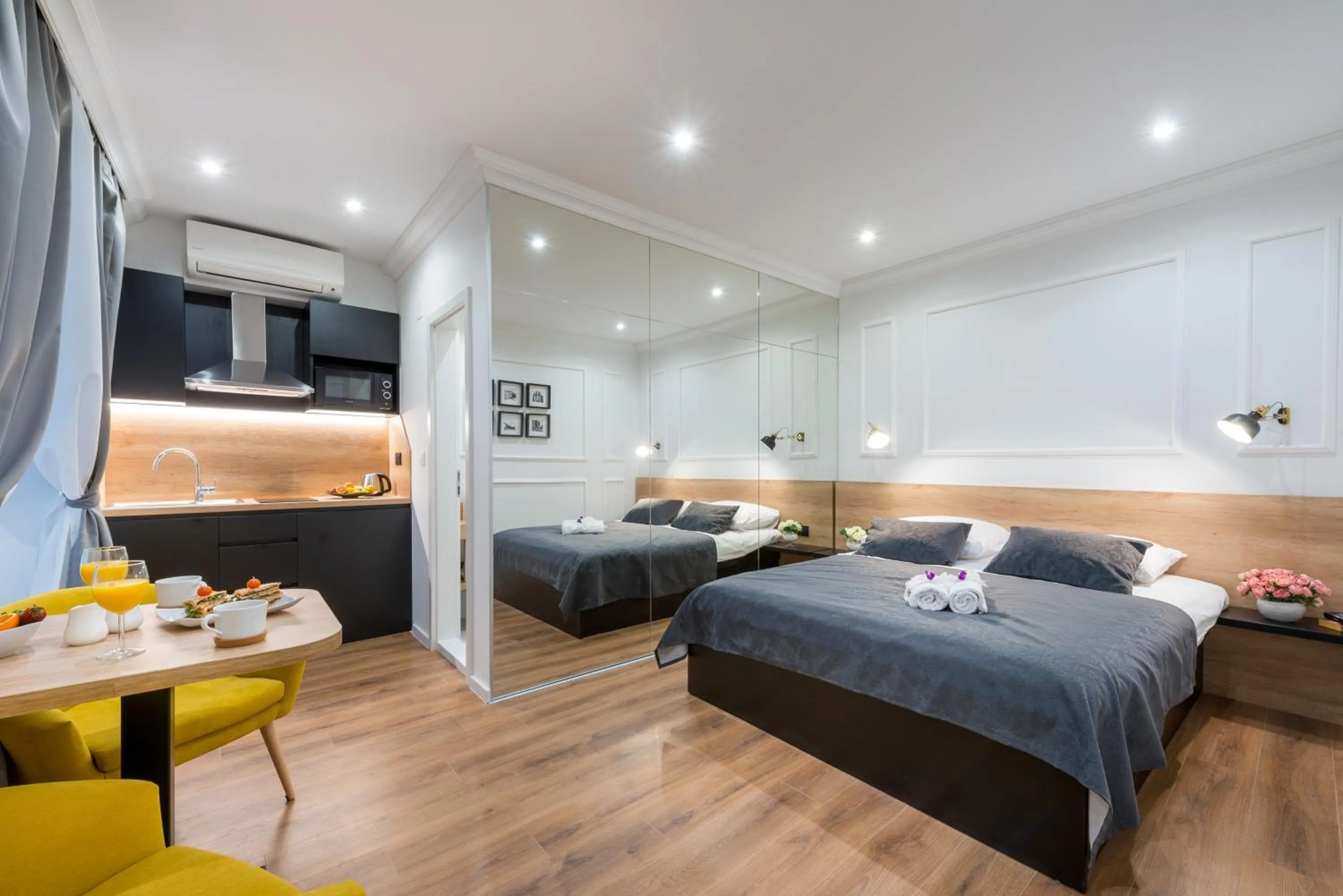 Bedroom, Bed in Scalini Palace