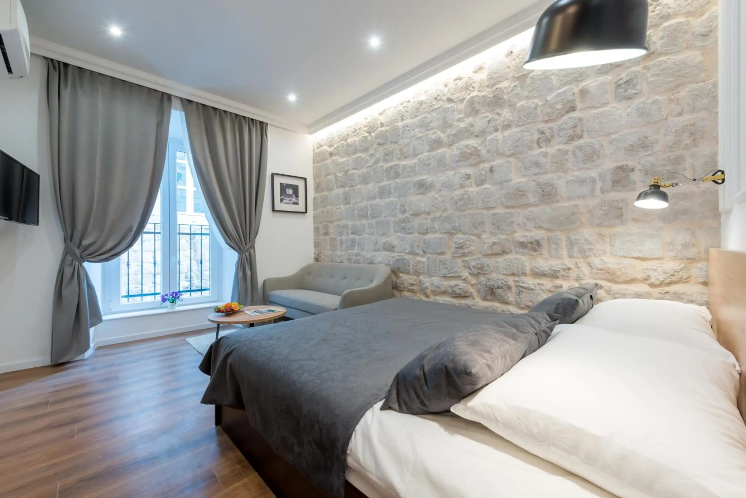 Deluxe Suite in Scalini Palace Deluxe Suite in Scalini Palace