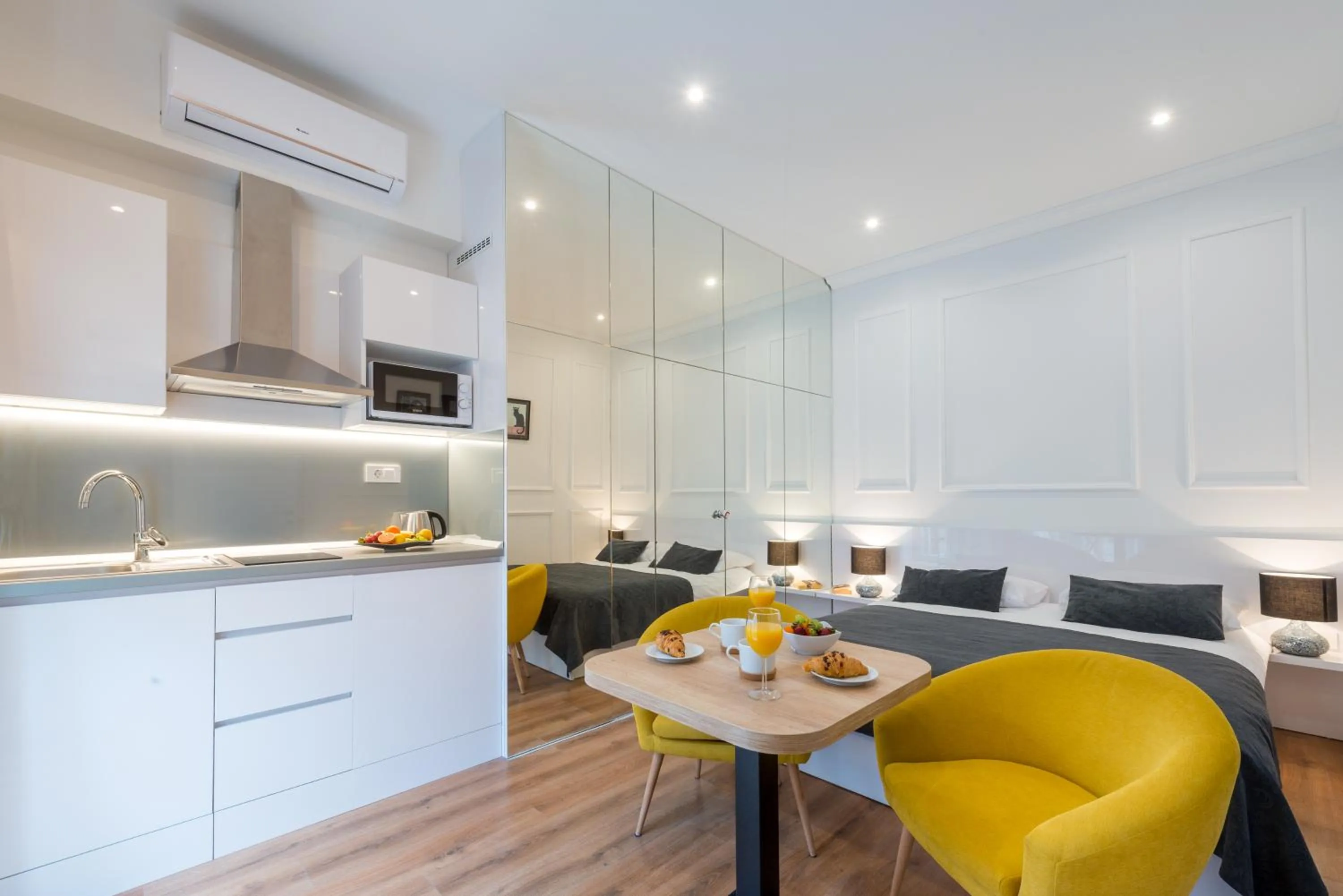 Dining area in Scalini Palace