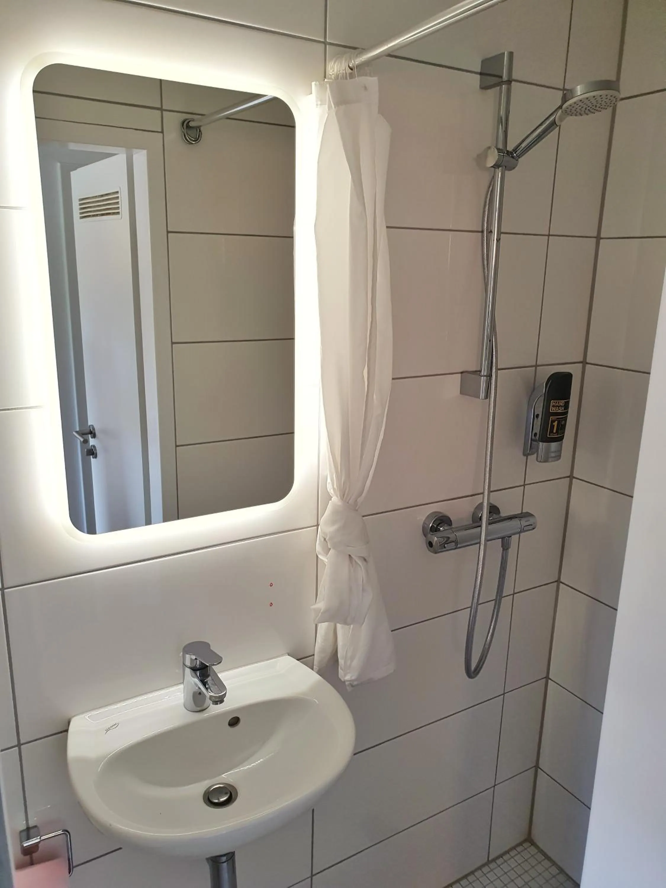 Shower in Aparthotel Jonas