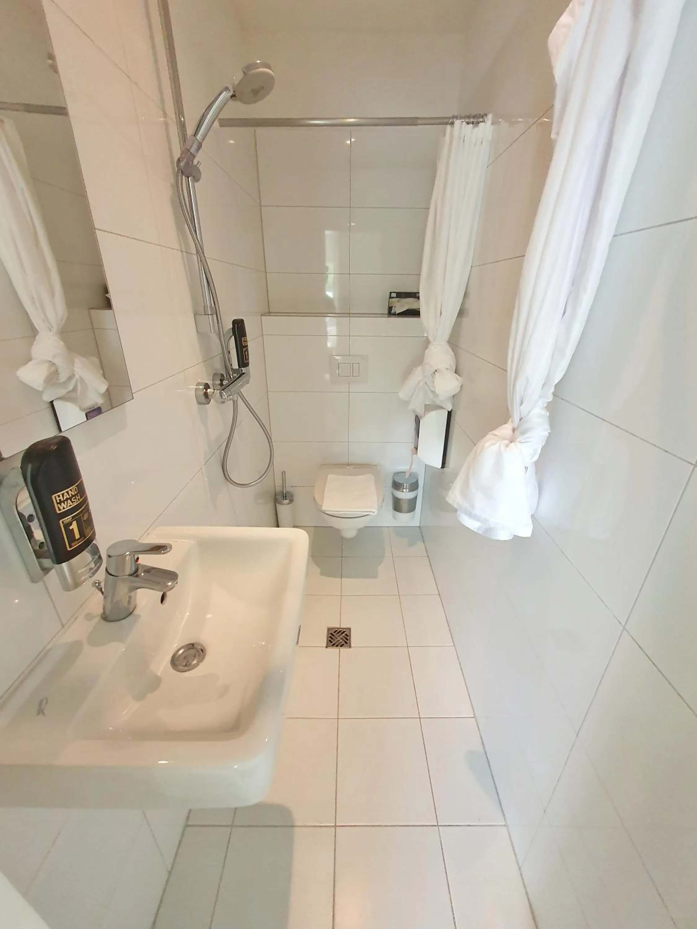 Bathroom in Aparthotel Jonas