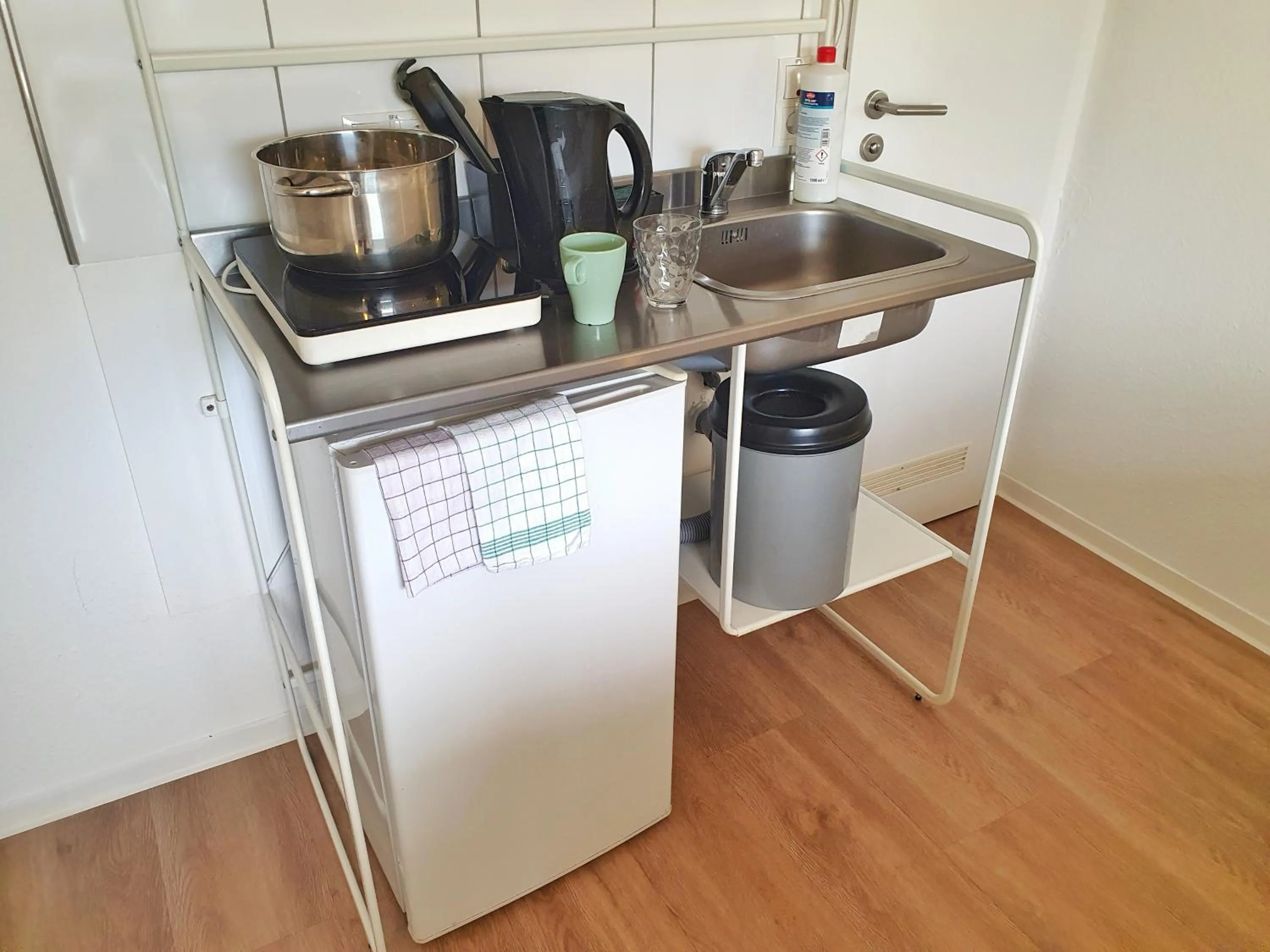 Kitchen or kitchenette in Aparthotel Jonas