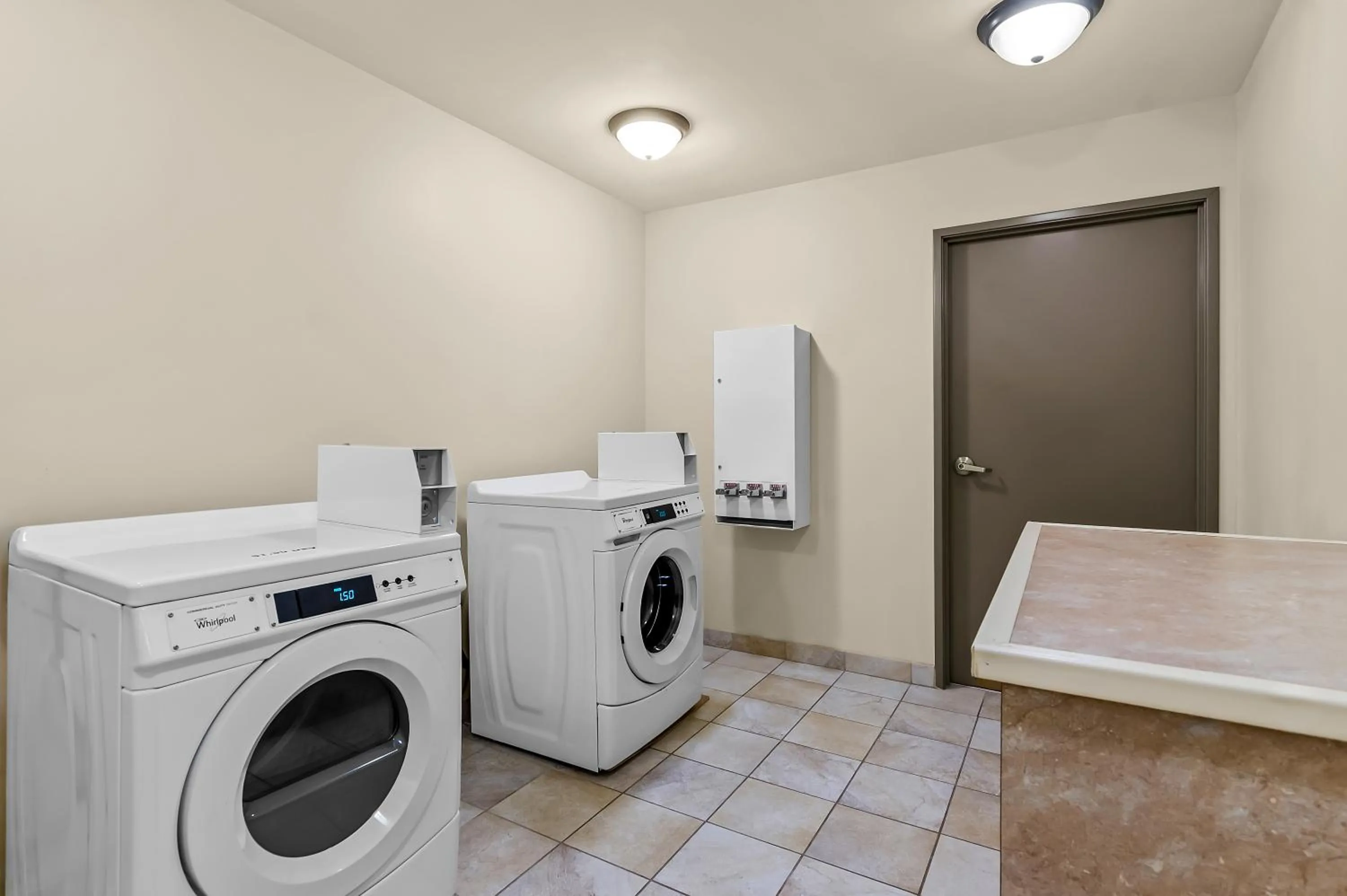 laundry in Country Inn & Suites by Radisson, Princeton, WV
