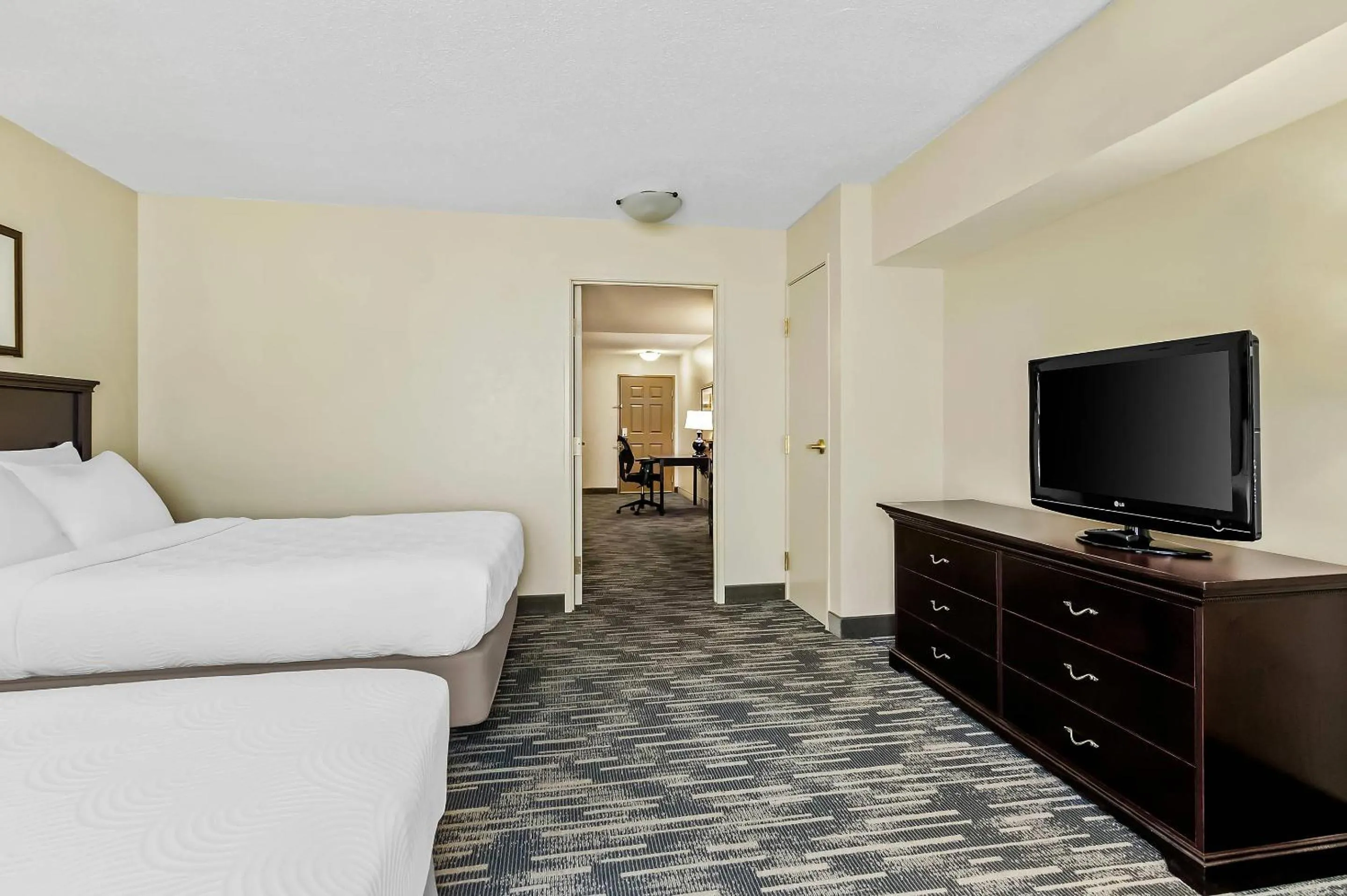 Bedroom, Bed in Country Inn & Suites by Radisson, Princeton, WV