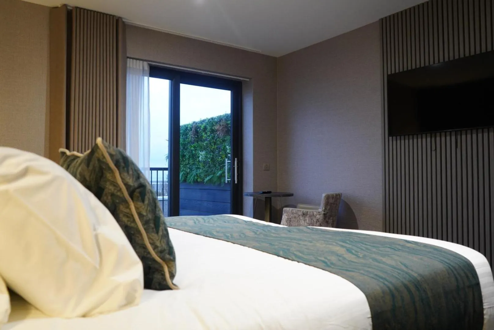 Bed in The Knowes Hotel & Restaurant