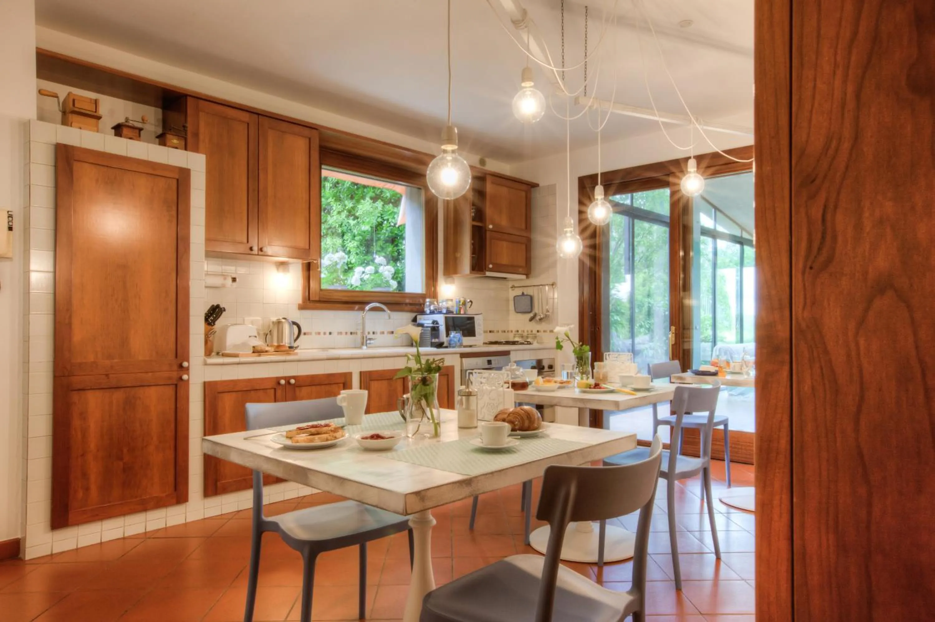 Communal kitchen in B&B Maison Il Melograno