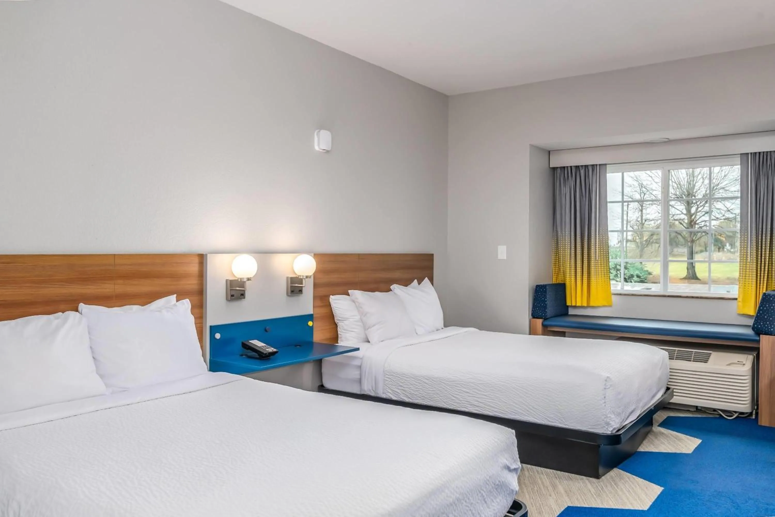 Photo of the whole room, Bed in Microtel Inn and Suites Montgomery