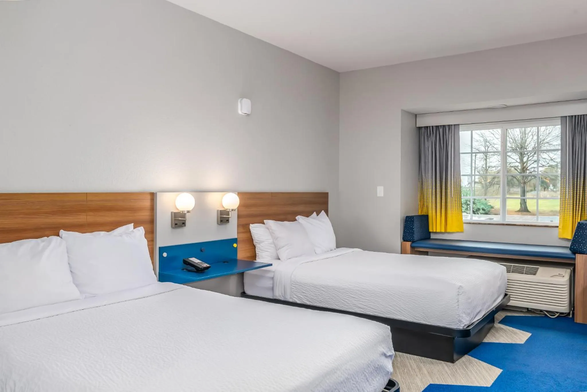 Bed in Microtel Inn and Suites Montgomery