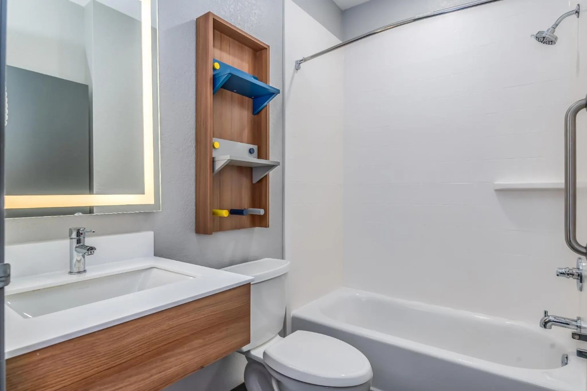 Bath in Microtel Inn and Suites Montgomery