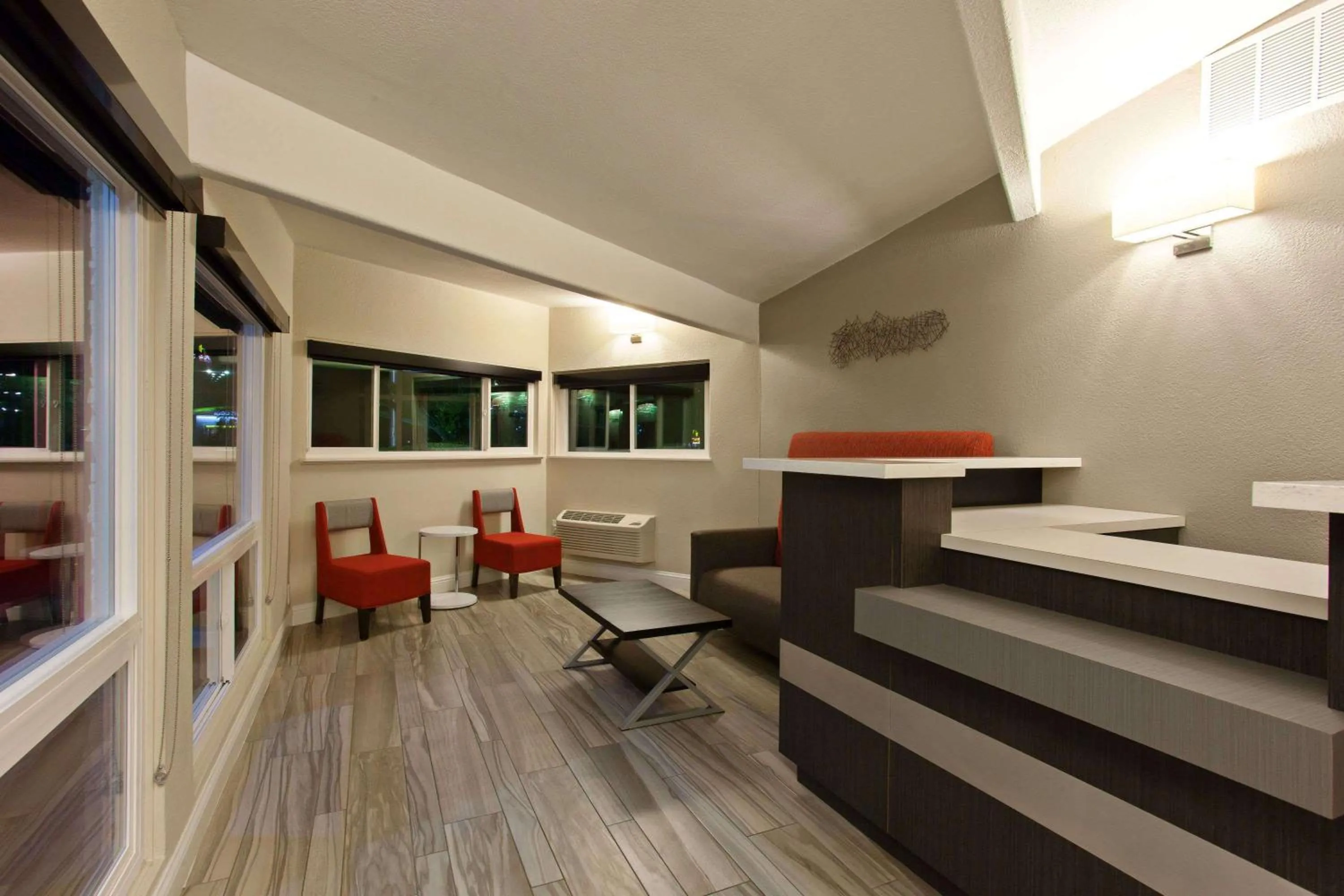 Lobby or reception, Bed in Days Inn by Wyndham Chowchilla Gateway to Yosemite