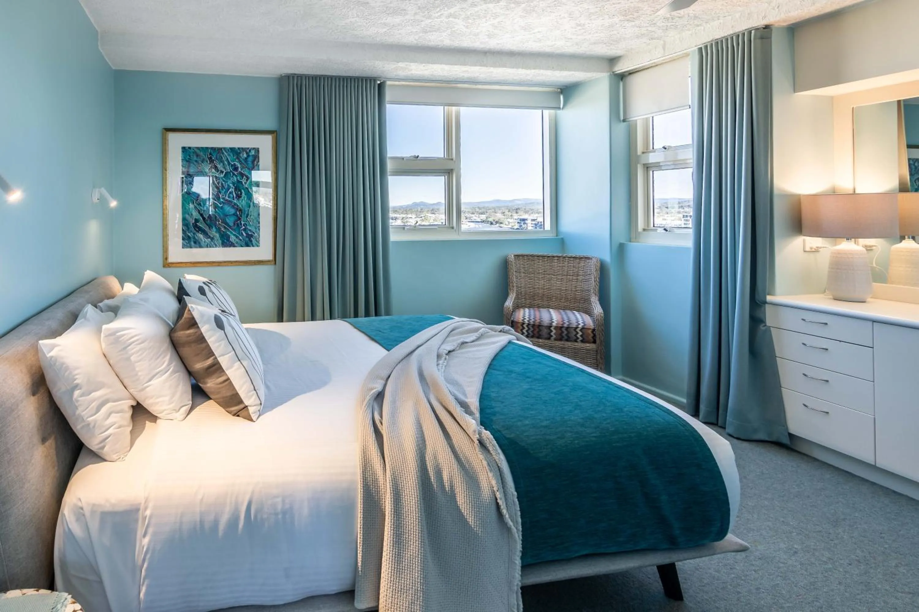 Bed in 84 The Spit Holiday Apartments