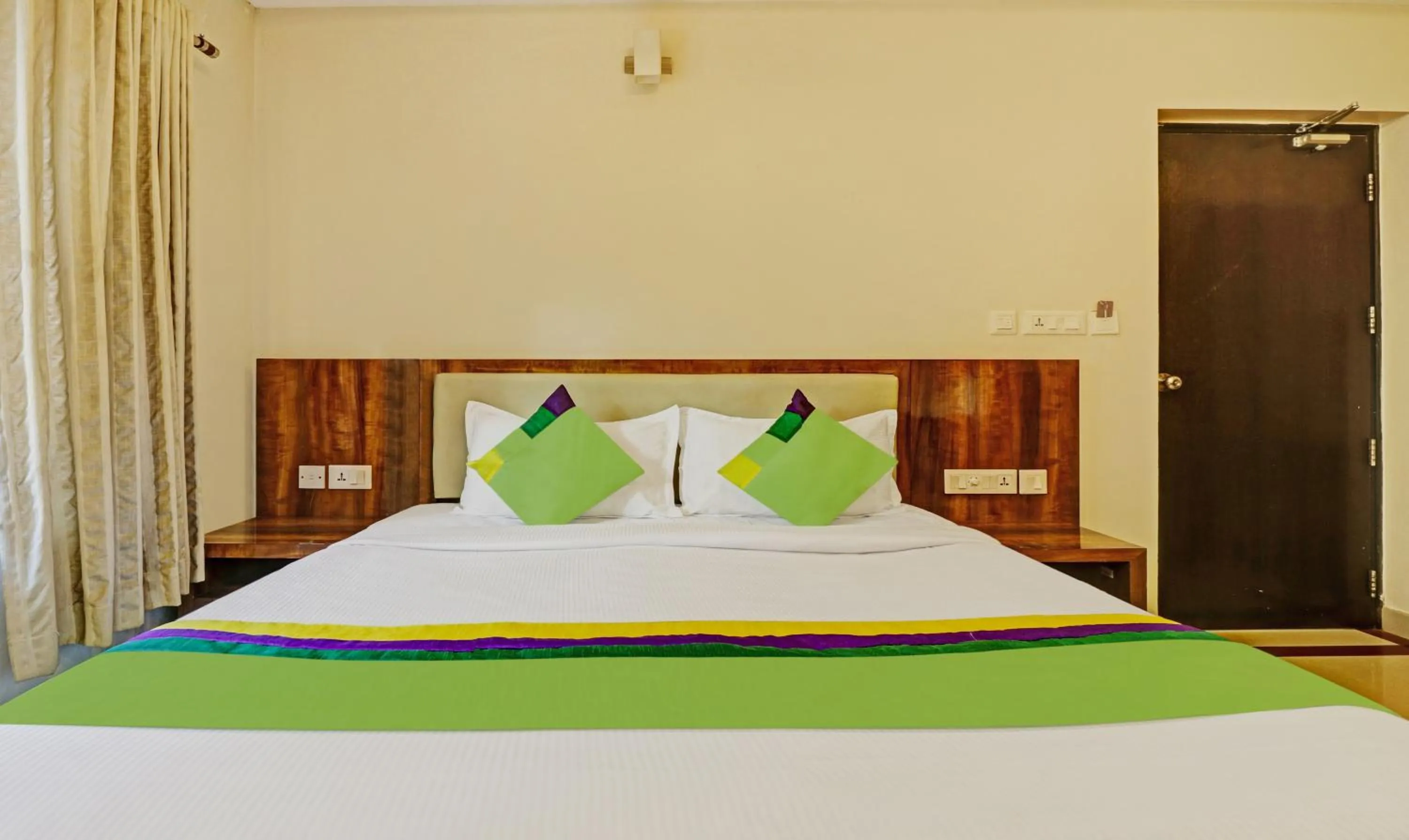 Bedroom, Bed in Treebo Time Square Marine Drive