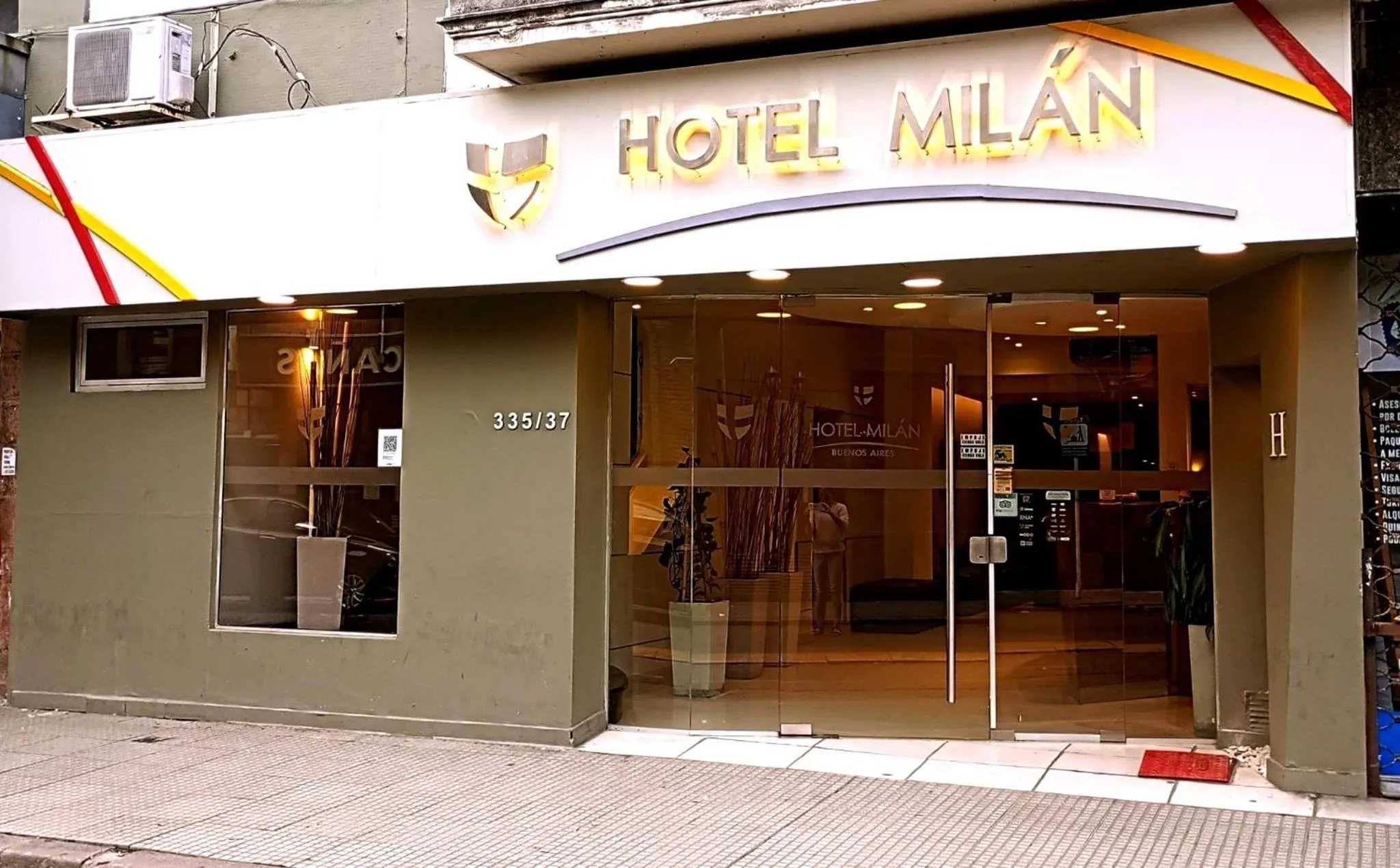 Facade/entrance in Hotel Milan