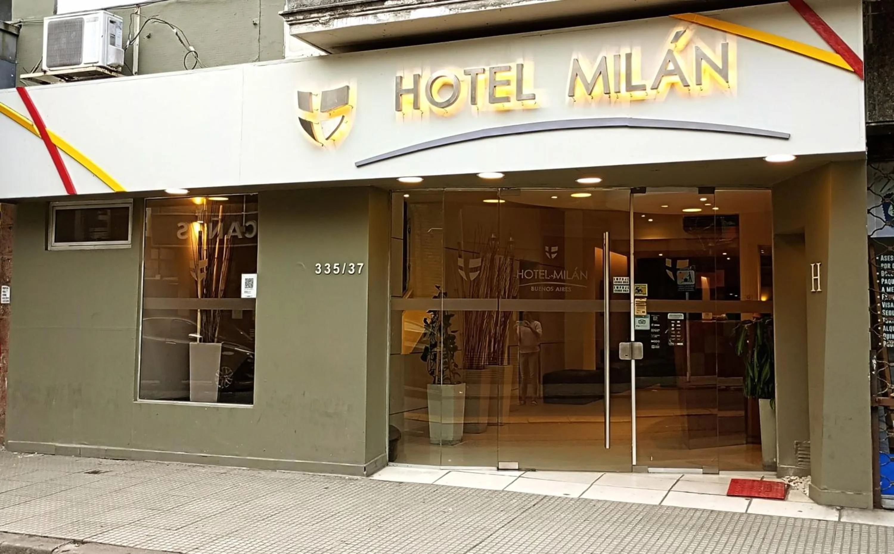 Facade/entrance in Hotel Milan