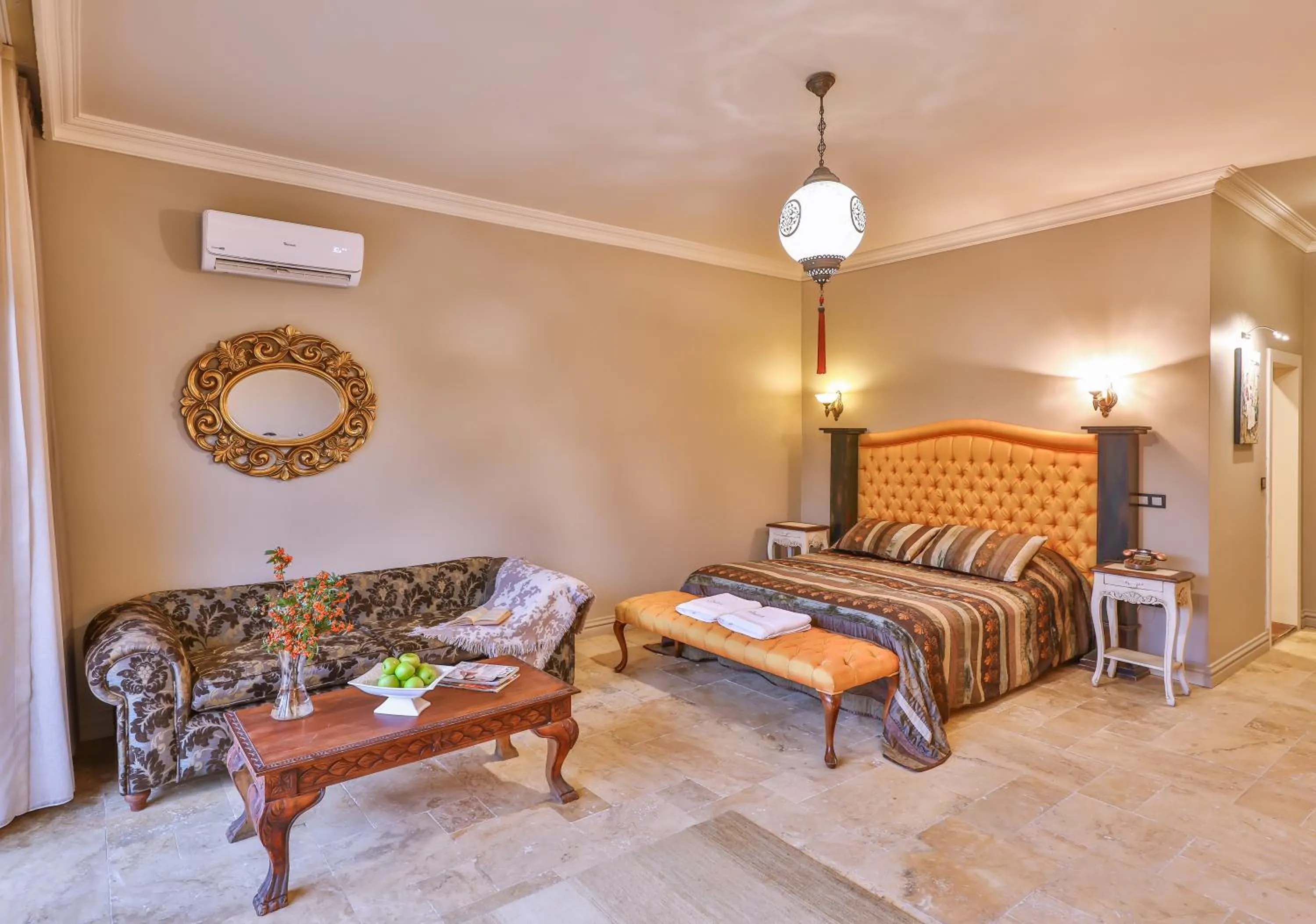 Photo of the whole room in Çetmihan Hotel