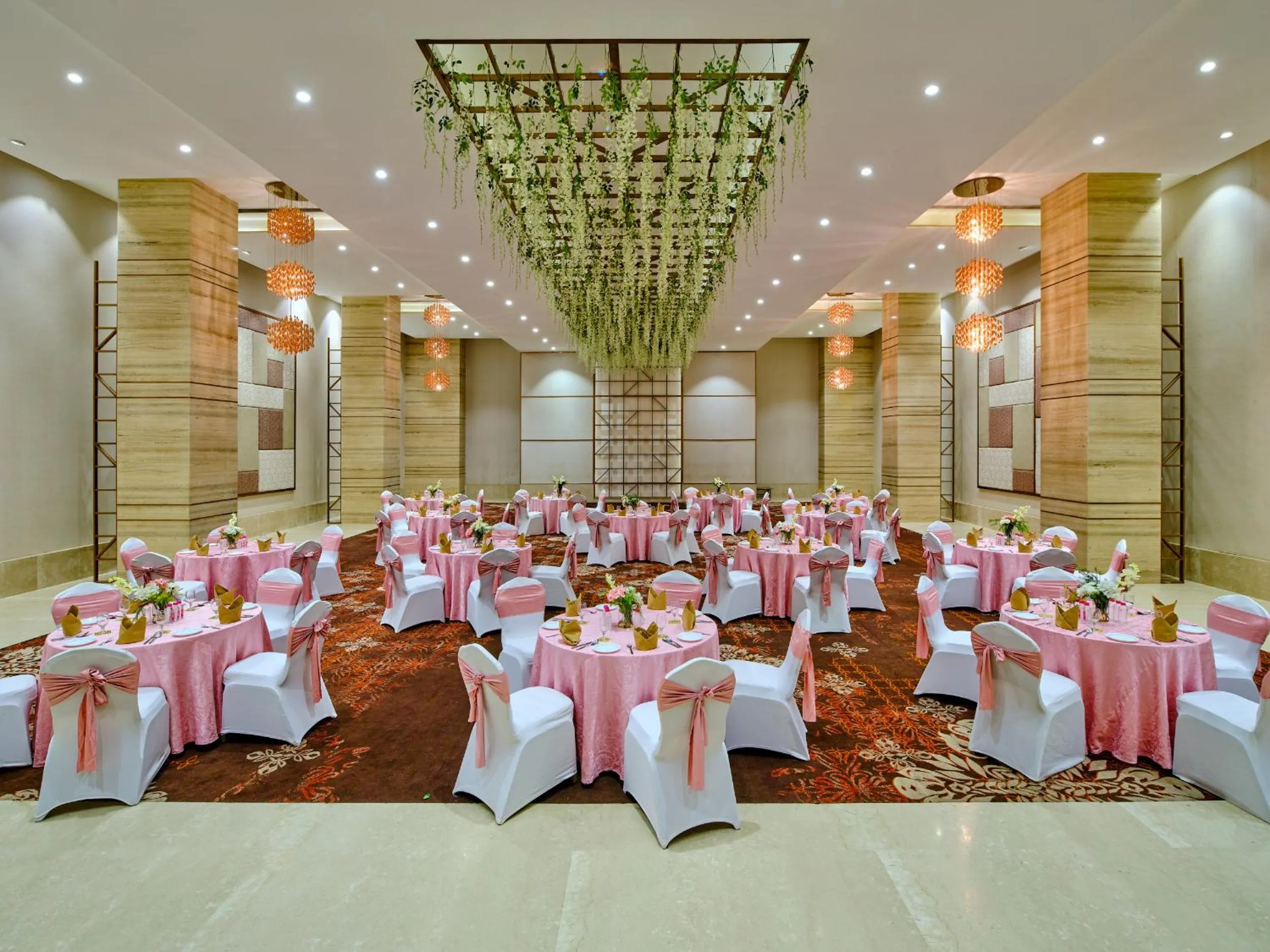 Banquet/Function facilities in Sayaji Vadodara