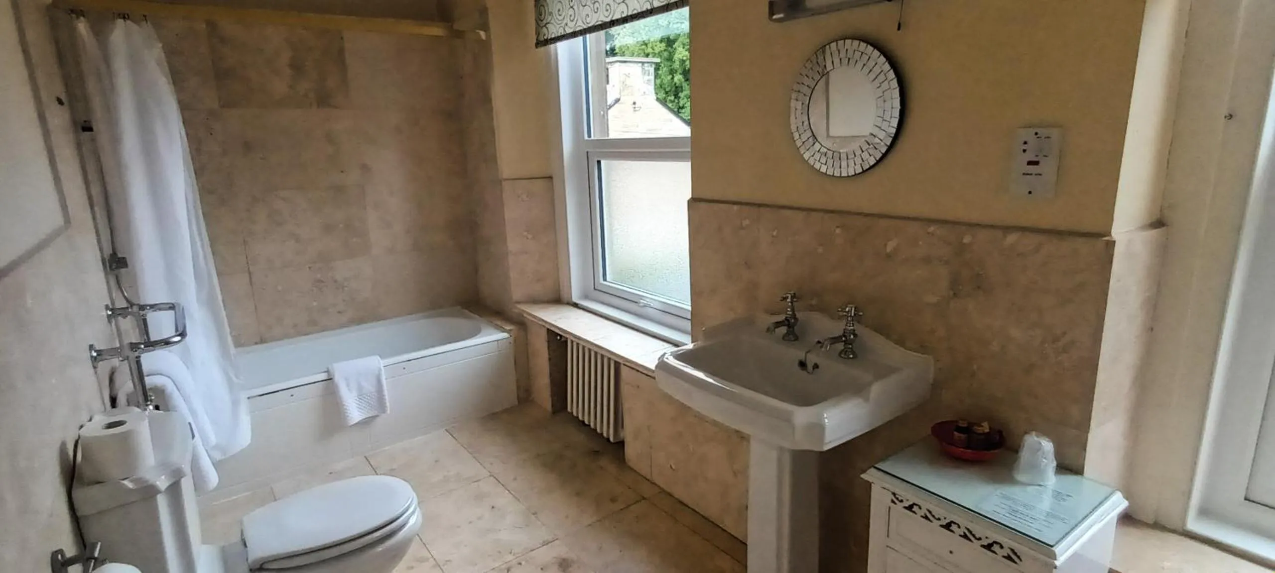 Bathroom in Riverdale Hall Hotel & Leisure