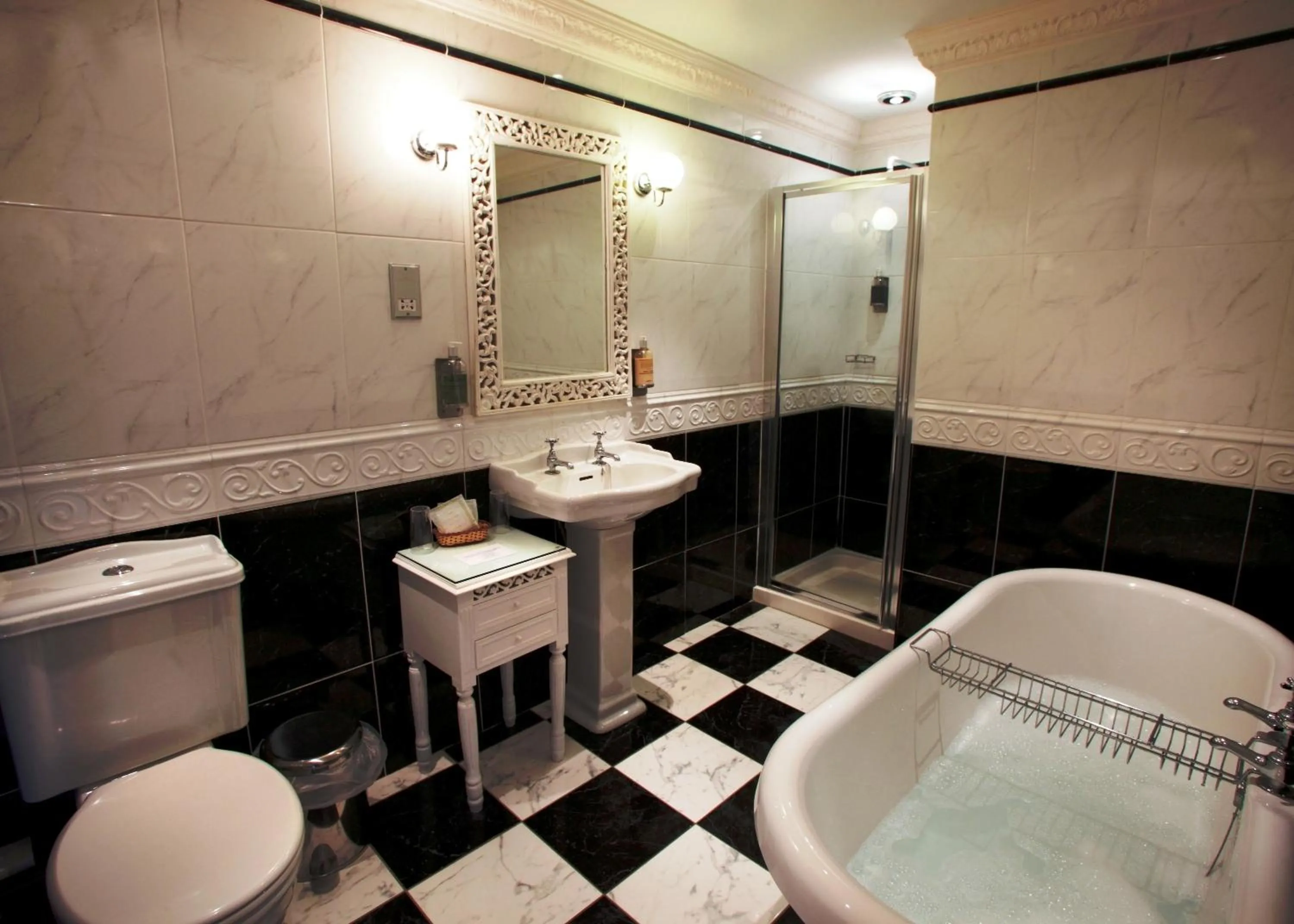 Bathroom in Riverdale Hall Hotel & Leisure