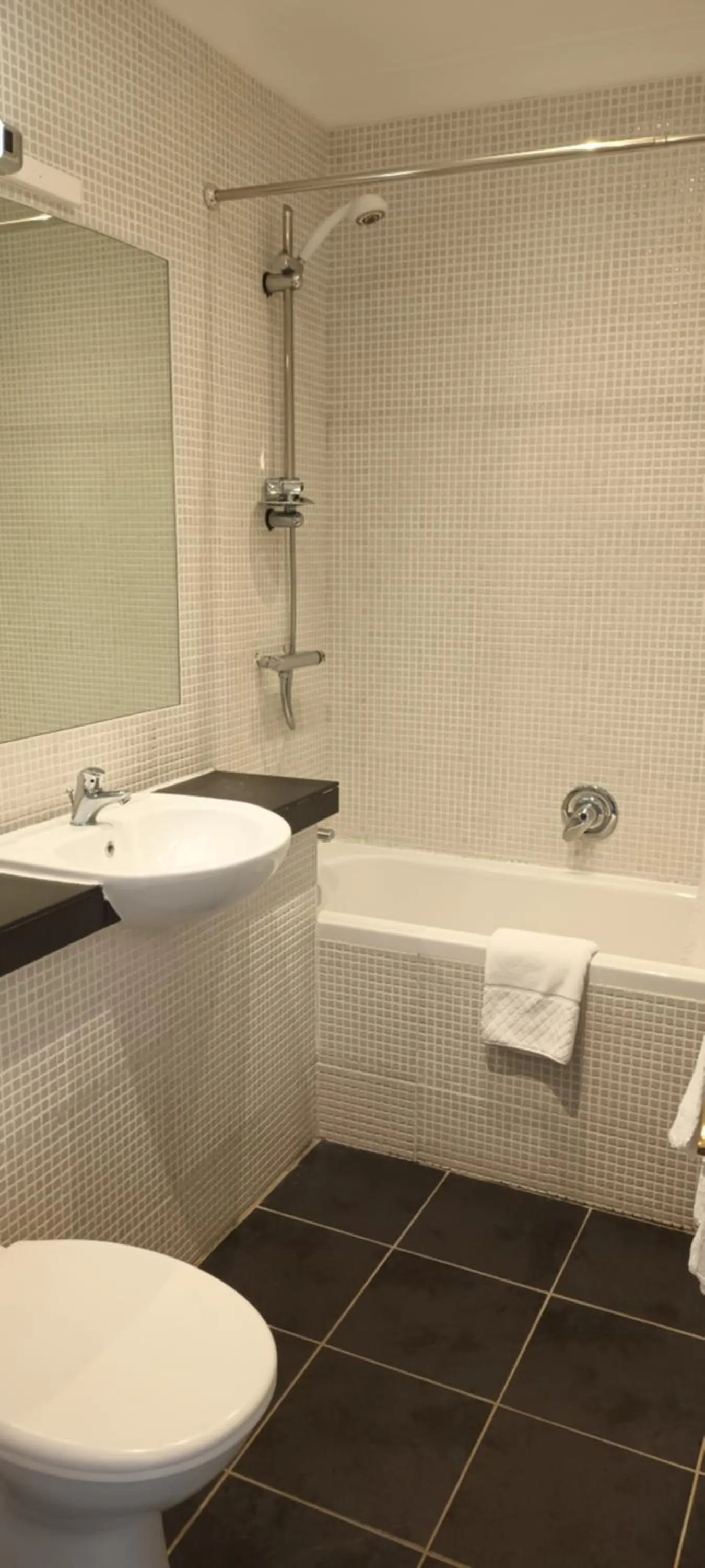 Bathroom in Riverdale Hall Hotel & Leisure