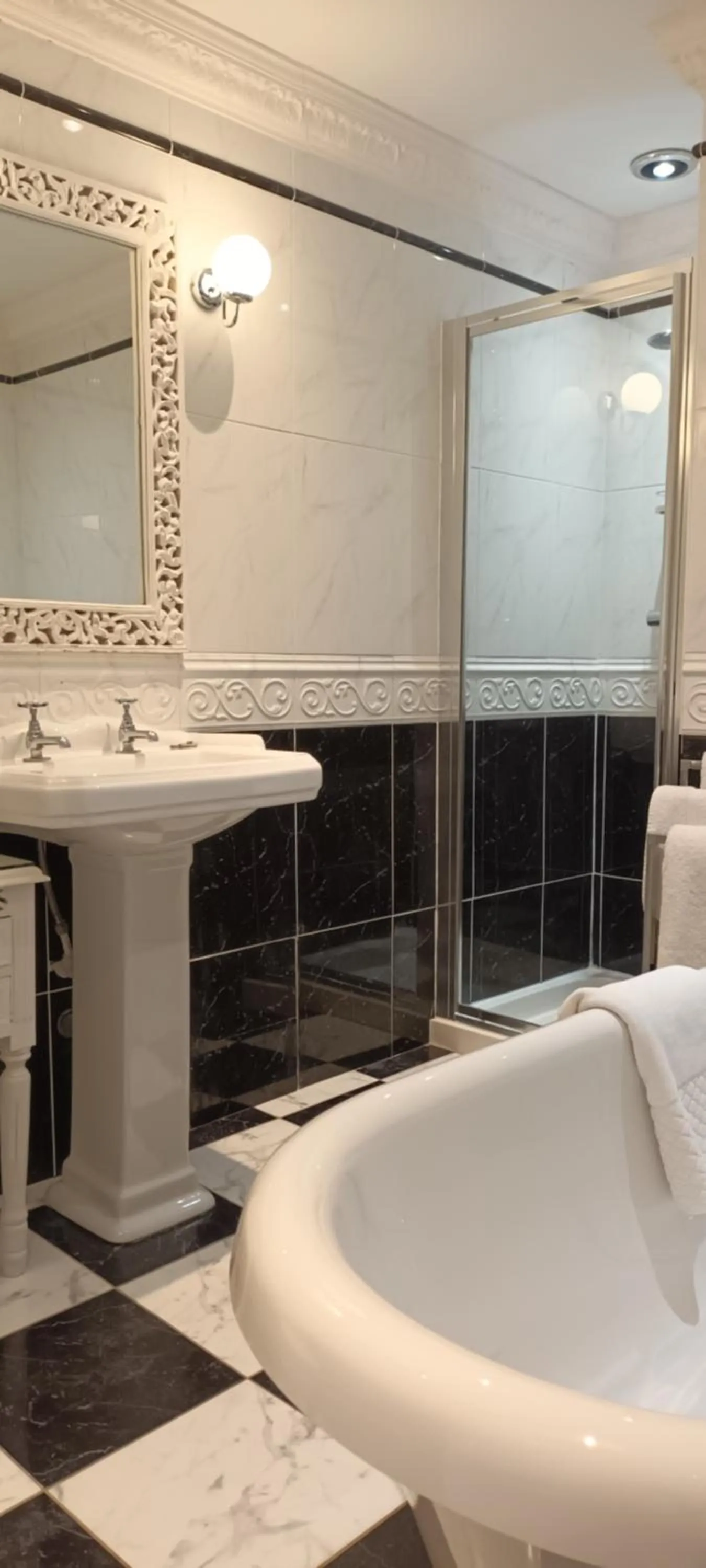 Bathroom in Riverdale Hall Hotel & Leisure