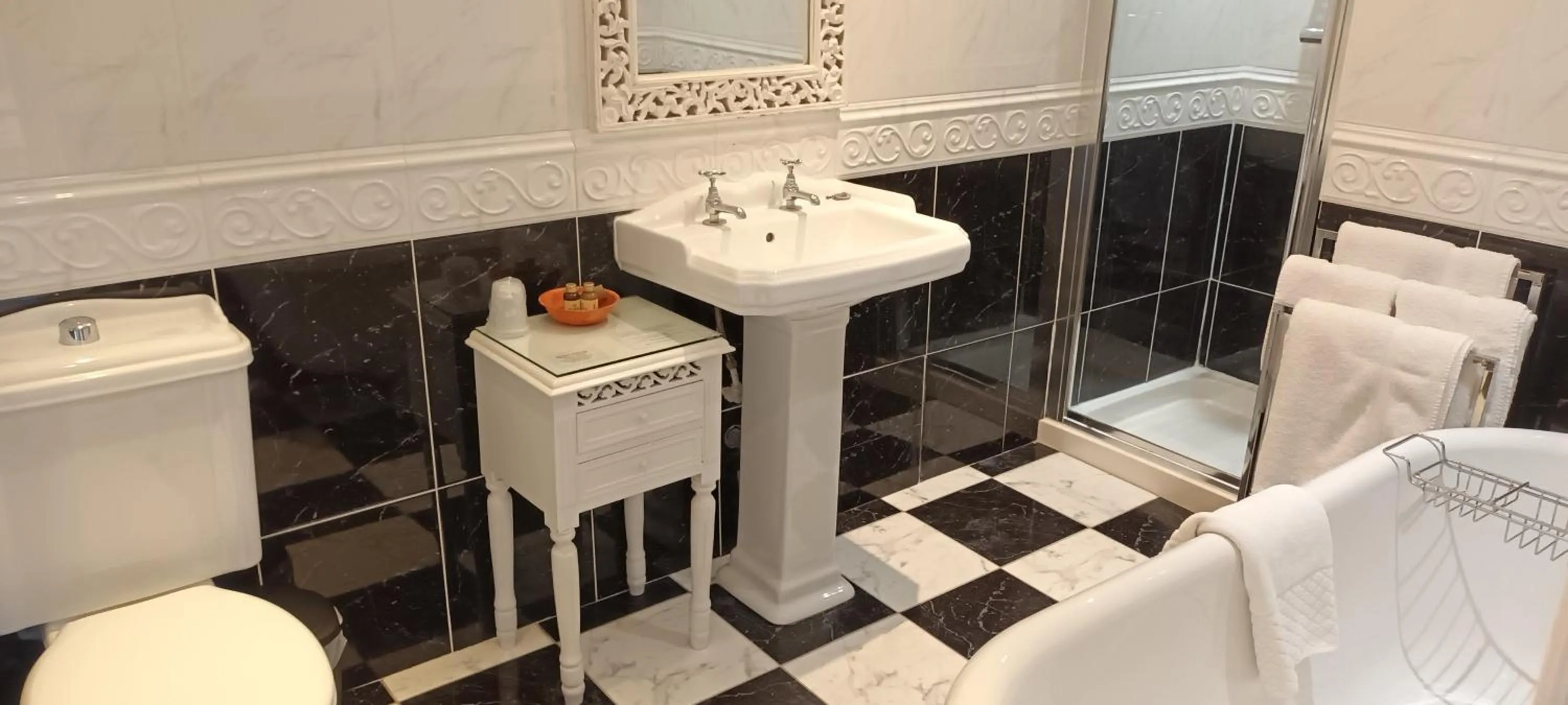 Bathroom in Riverdale Hall Hotel & Leisure