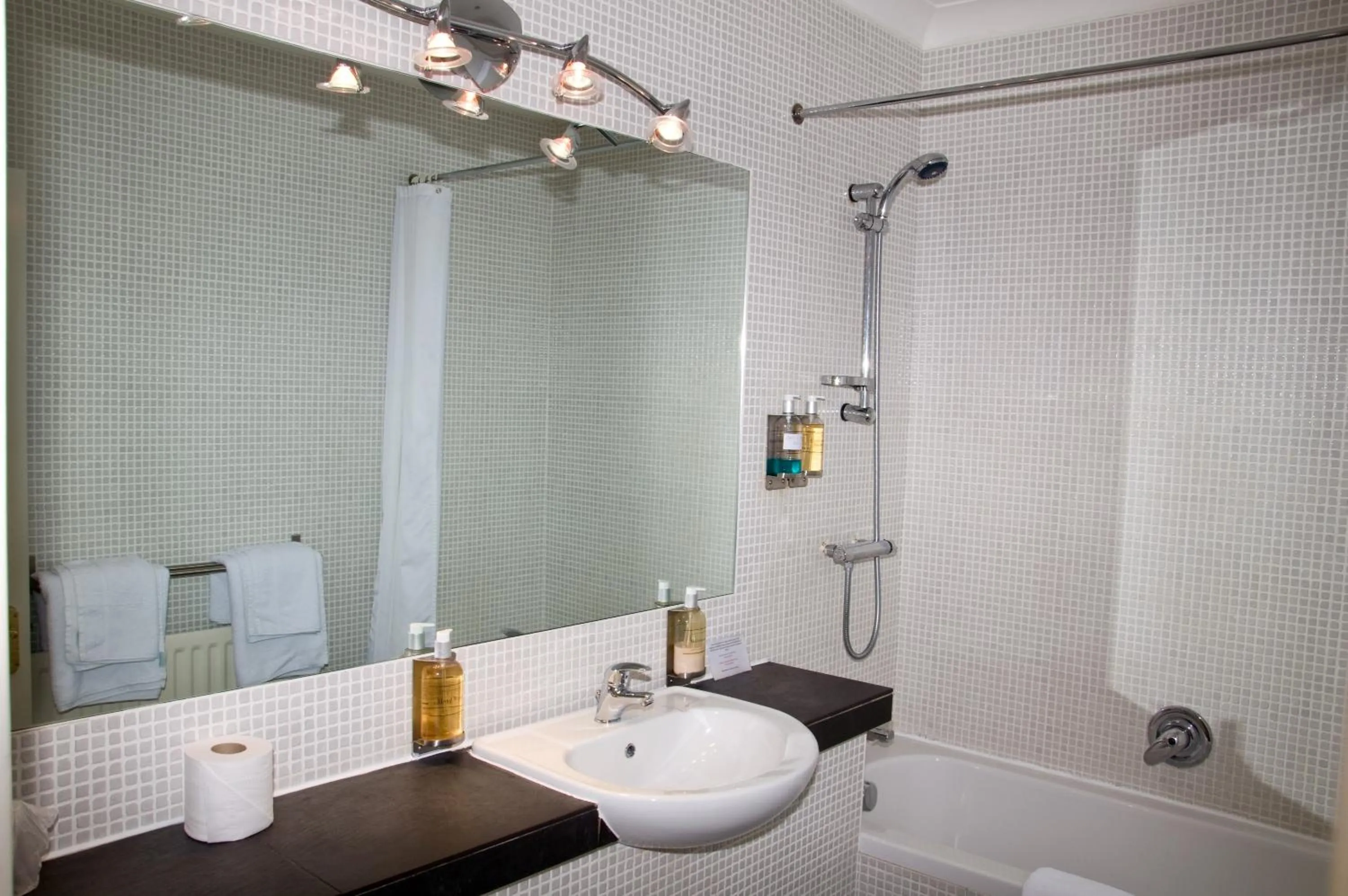 Bathroom in Riverdale Hall Hotel & Leisure