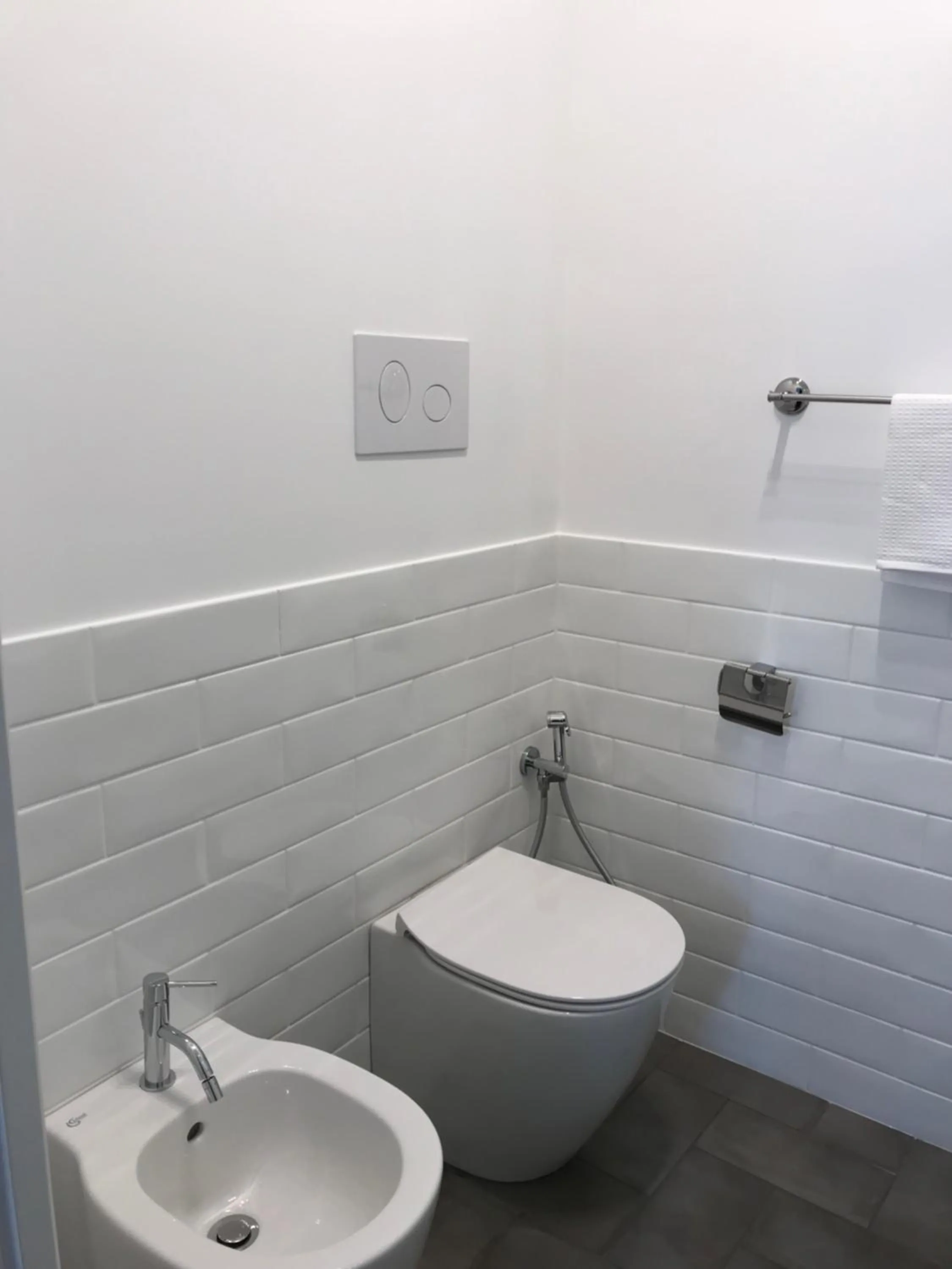 Toilet in Salerno M'illumina