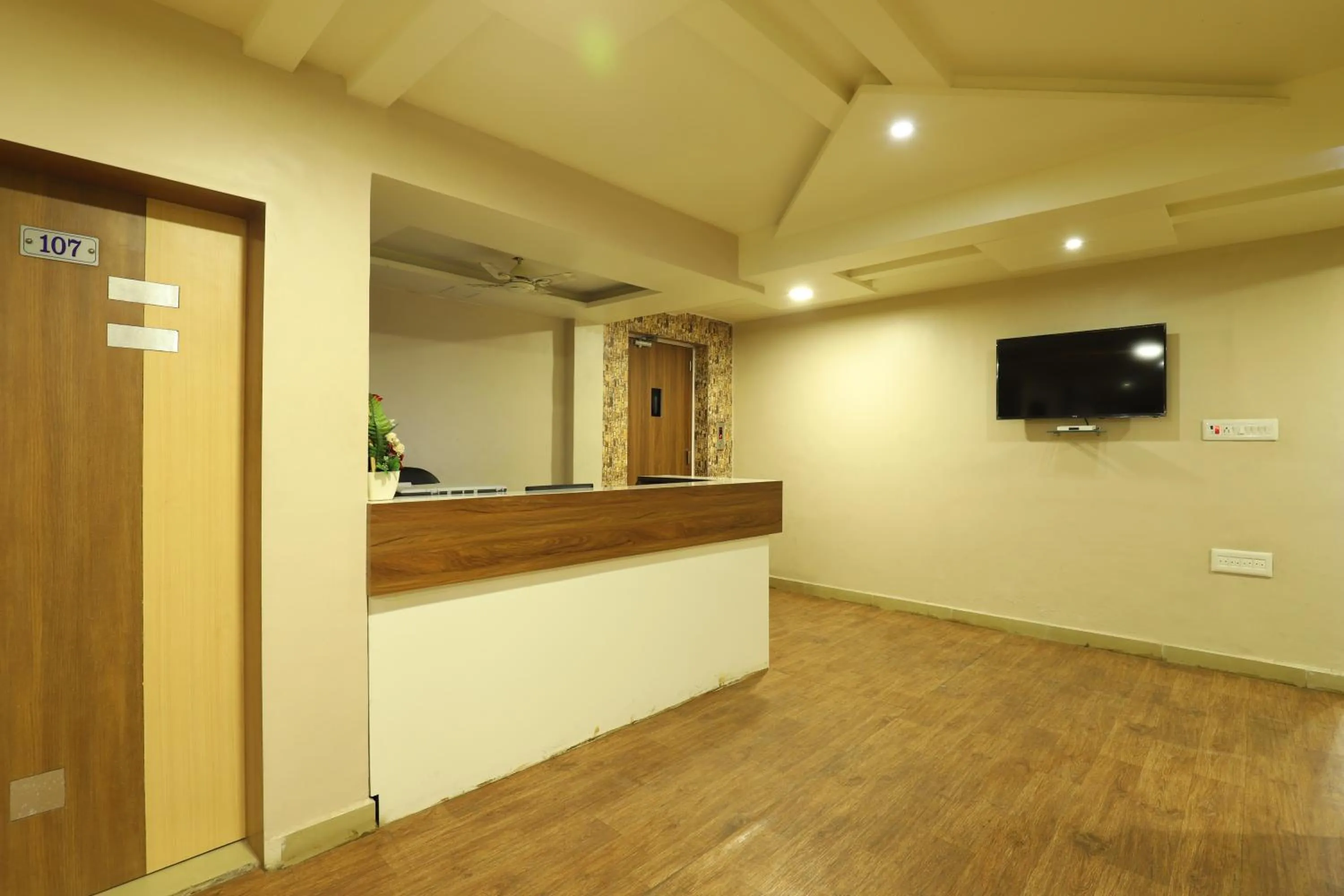 Hotel Loyal Residency