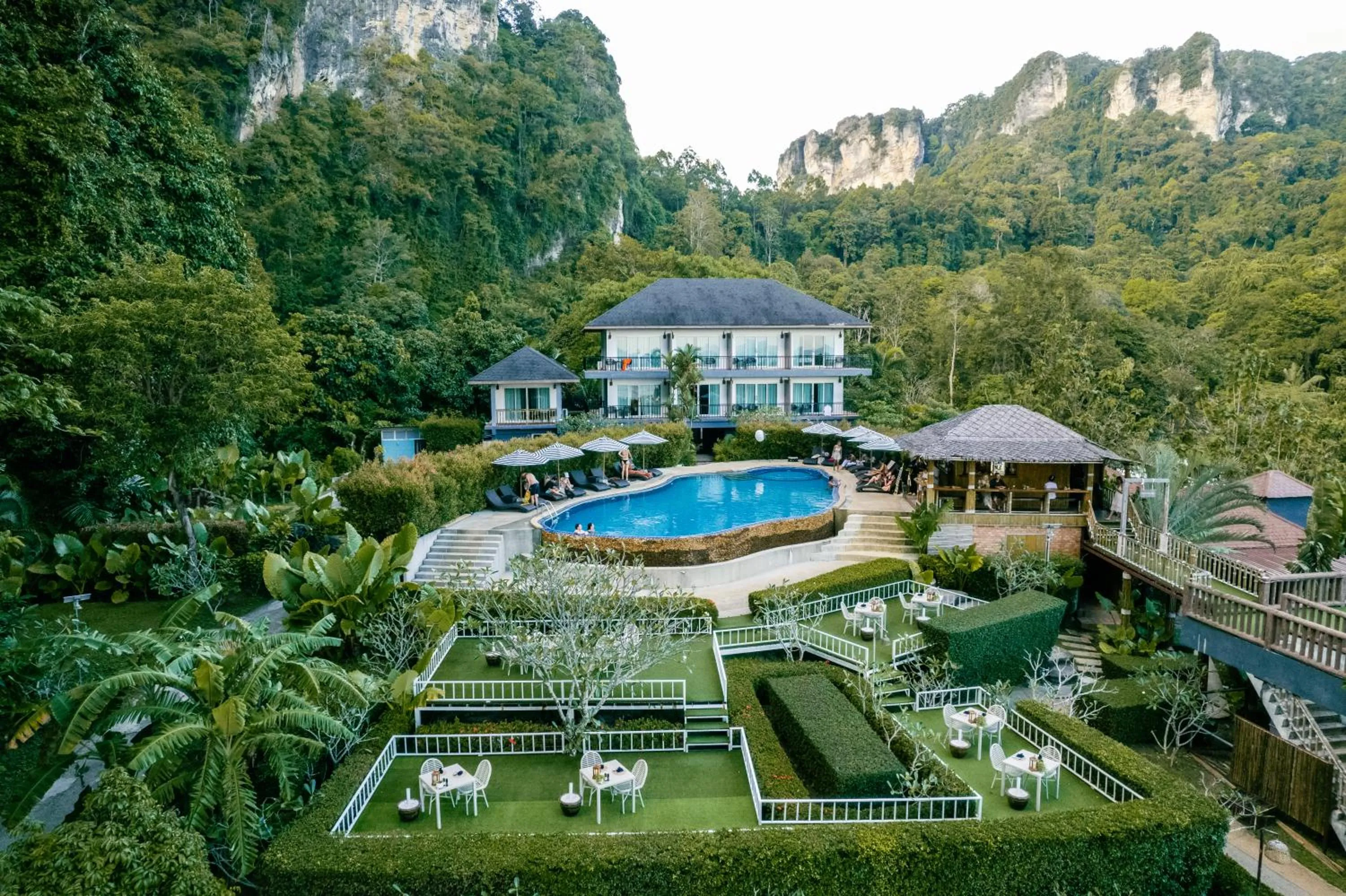 Property building in Railay Phutawan Resort