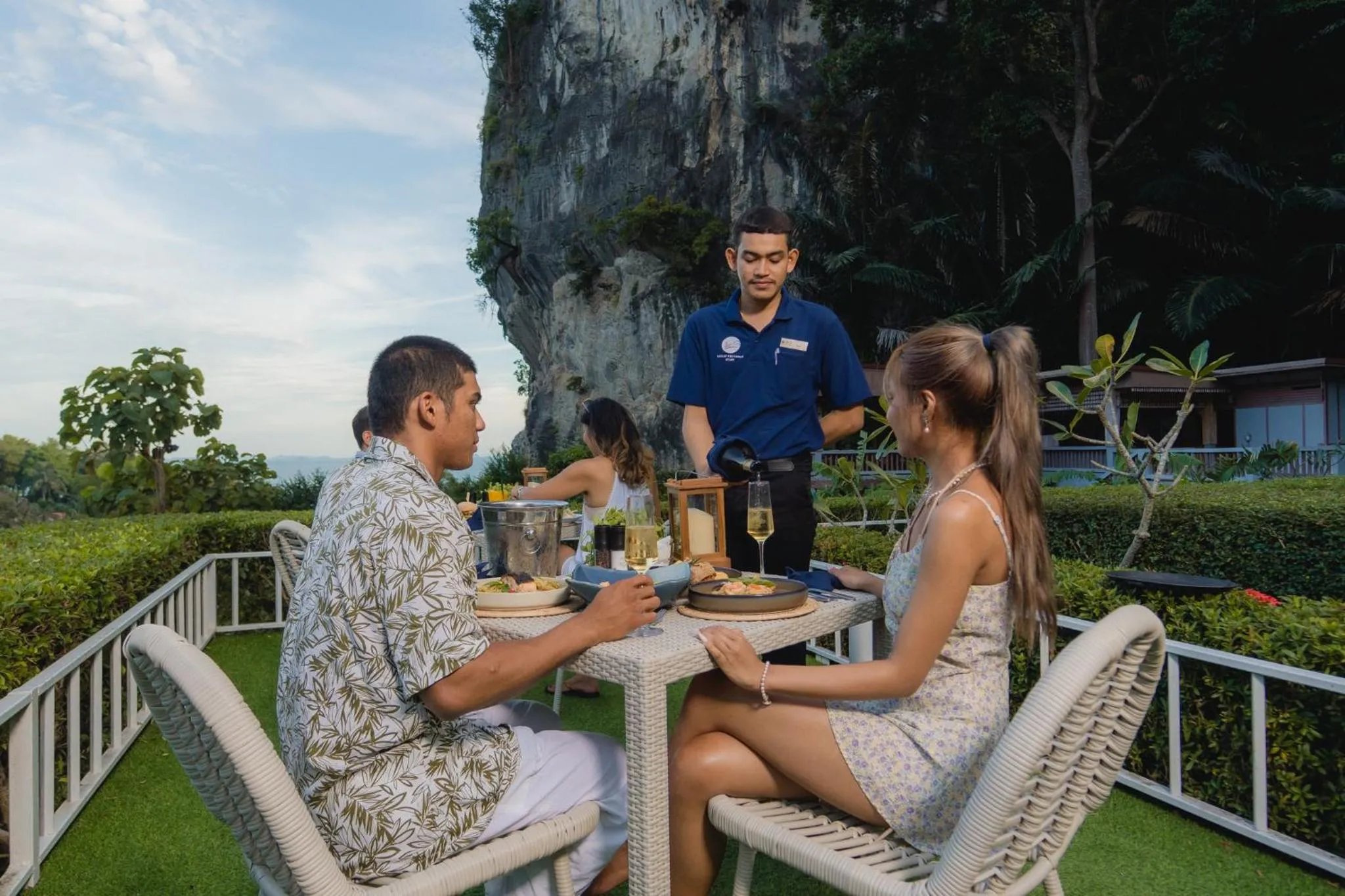 Restaurant/places to eat in Railay Phutawan Resort