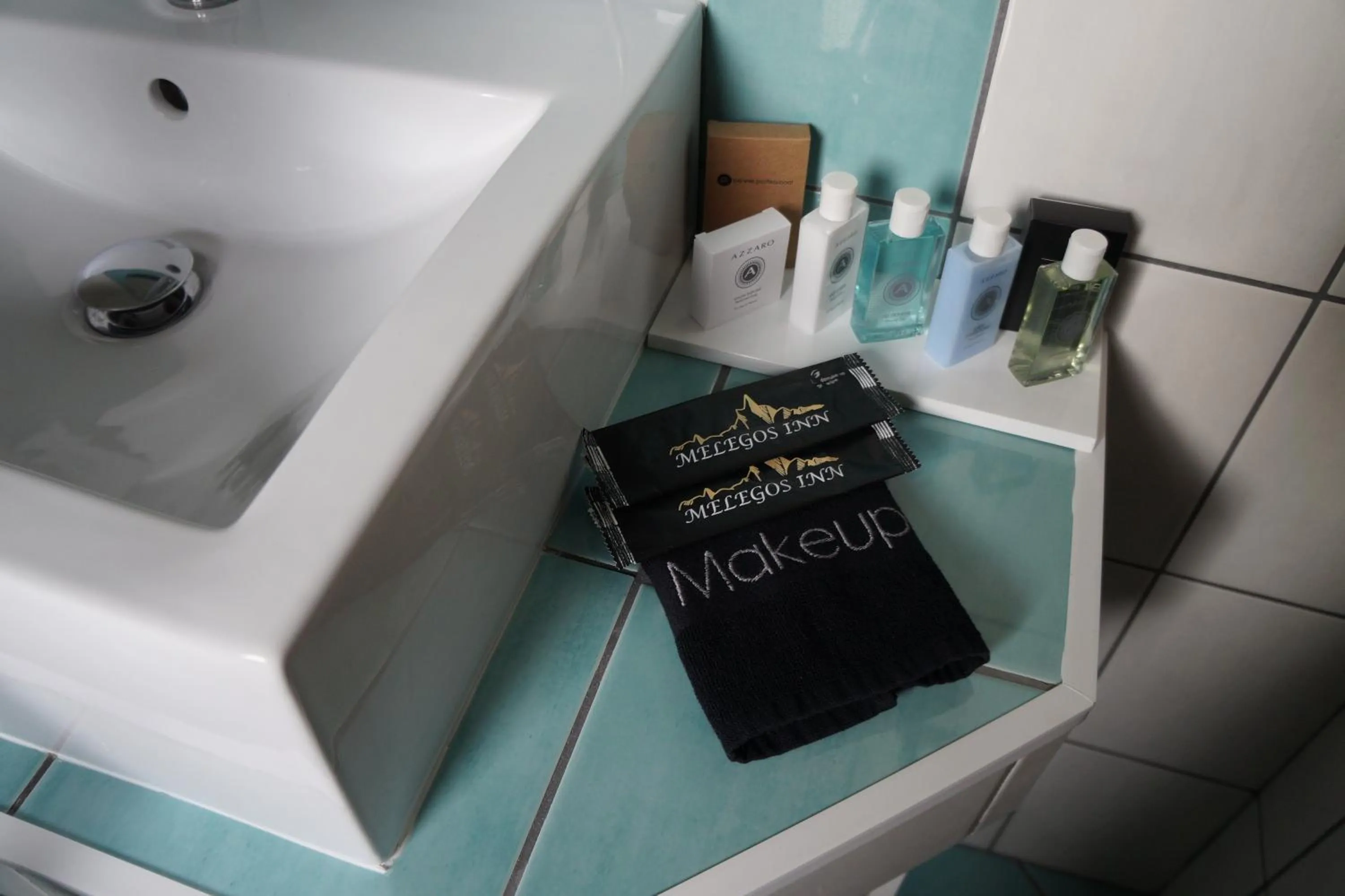 Bathroom in Melegos Inn Hotel