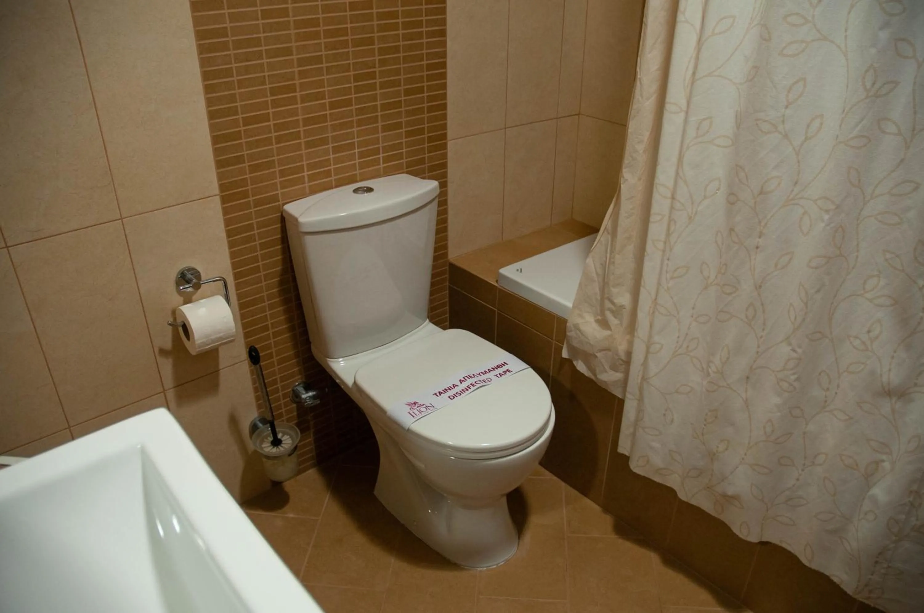 Bathroom in Melegos Inn Hotel