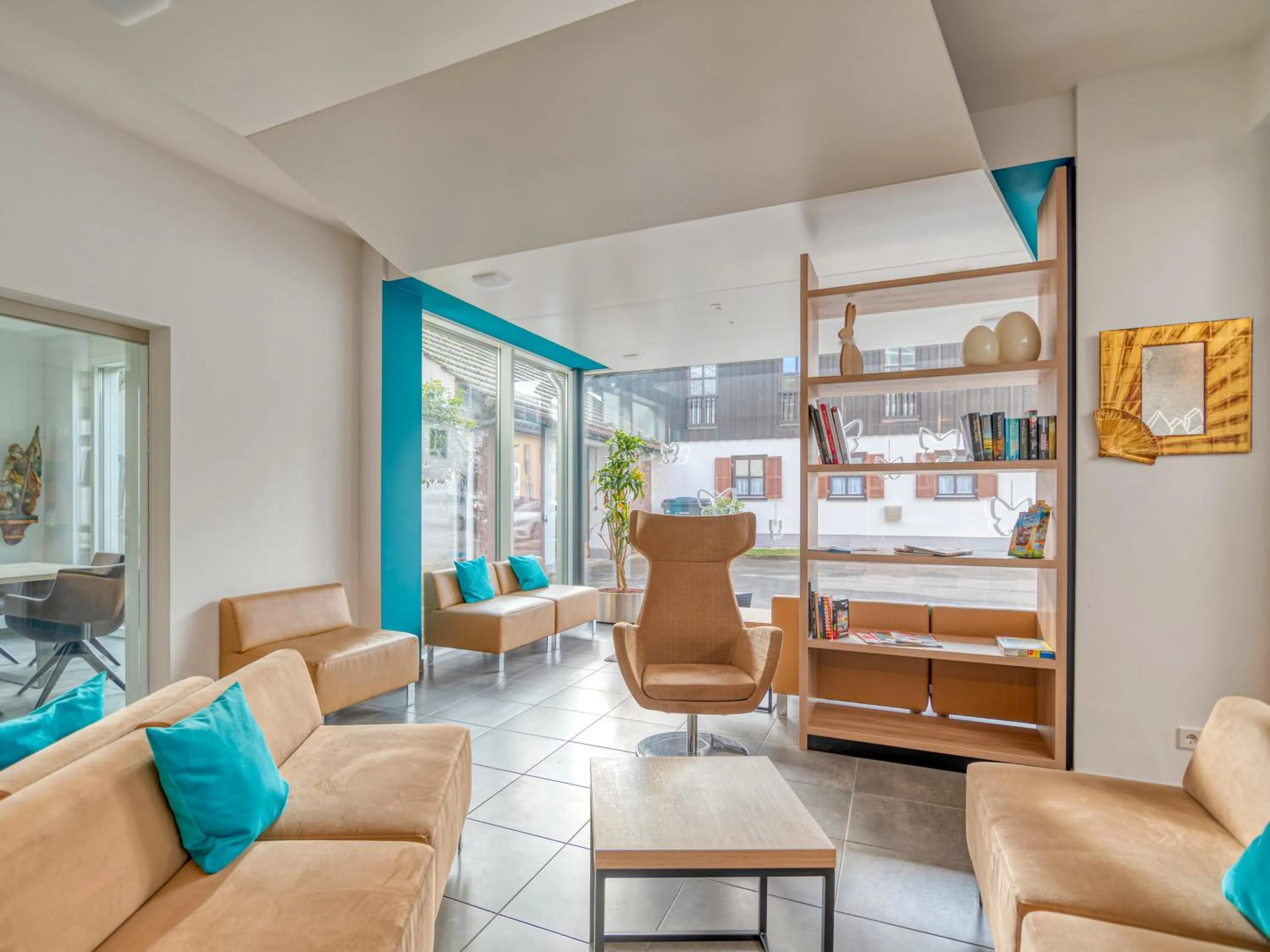 Living room in WESTSIDE Hotel