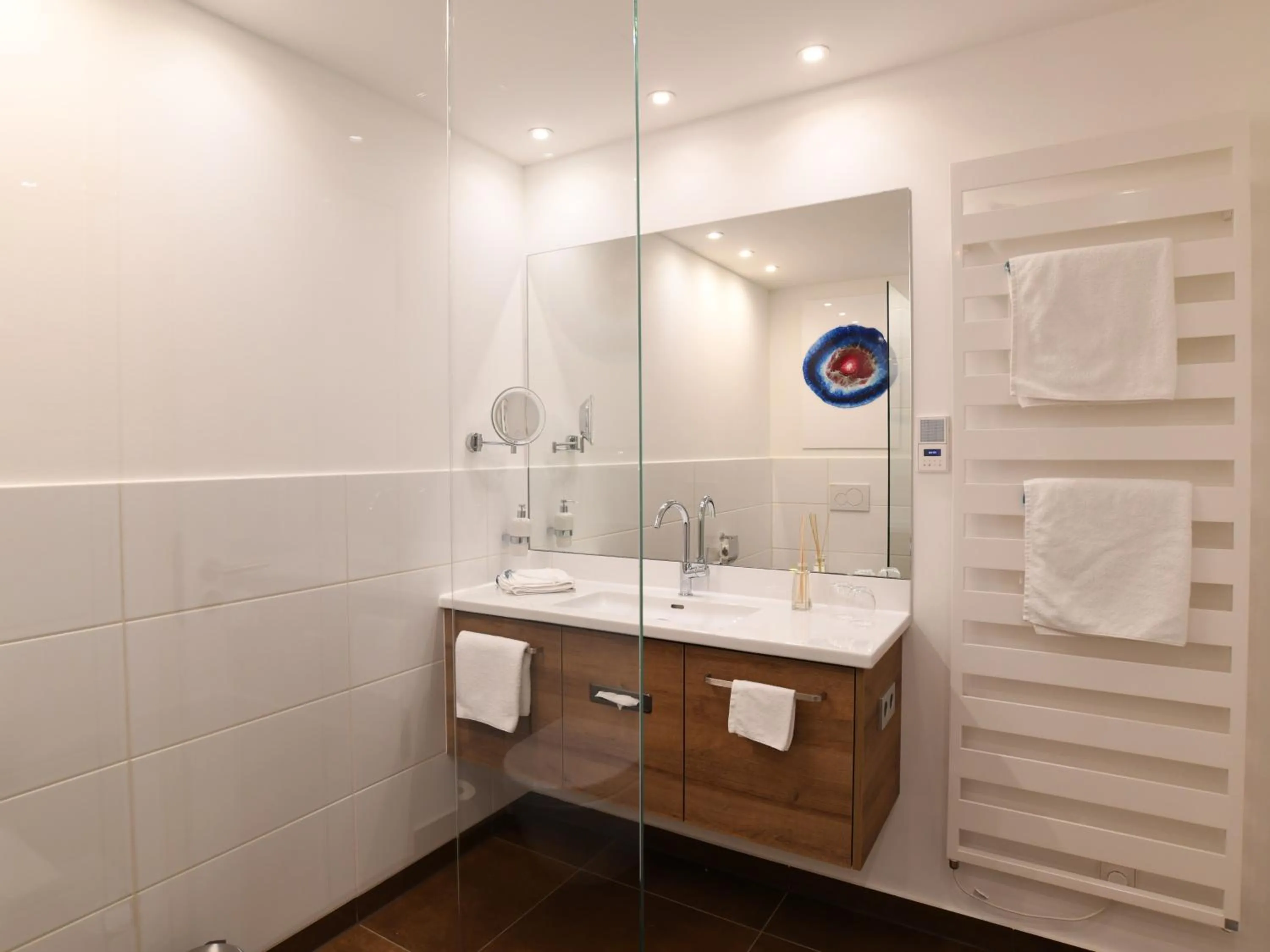 Photo of the whole room in WESTSIDE Hotel