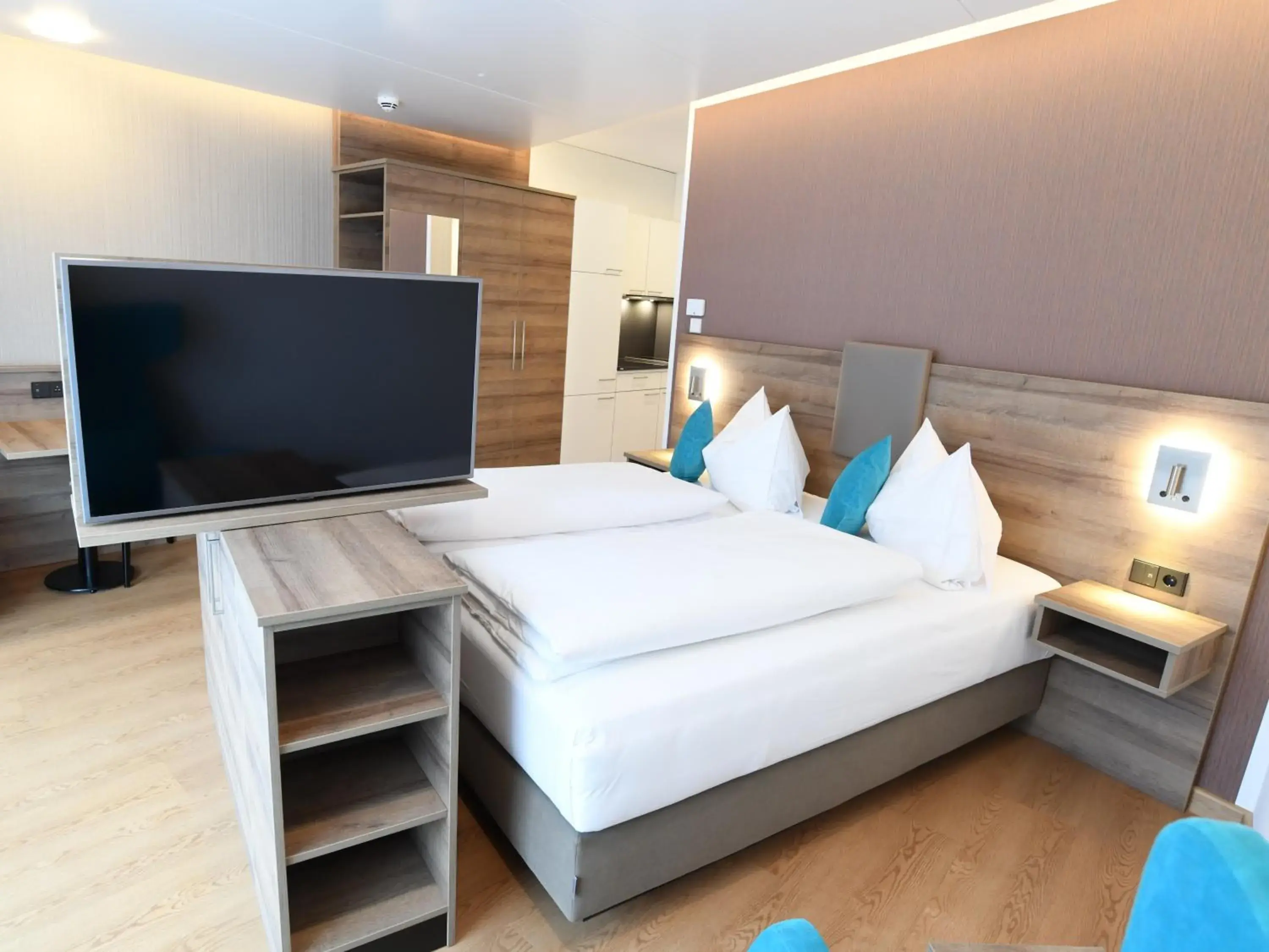 Deluxe Apartment in WESTSIDE Hotel Deluxe Apartment in WESTSIDE Hotel