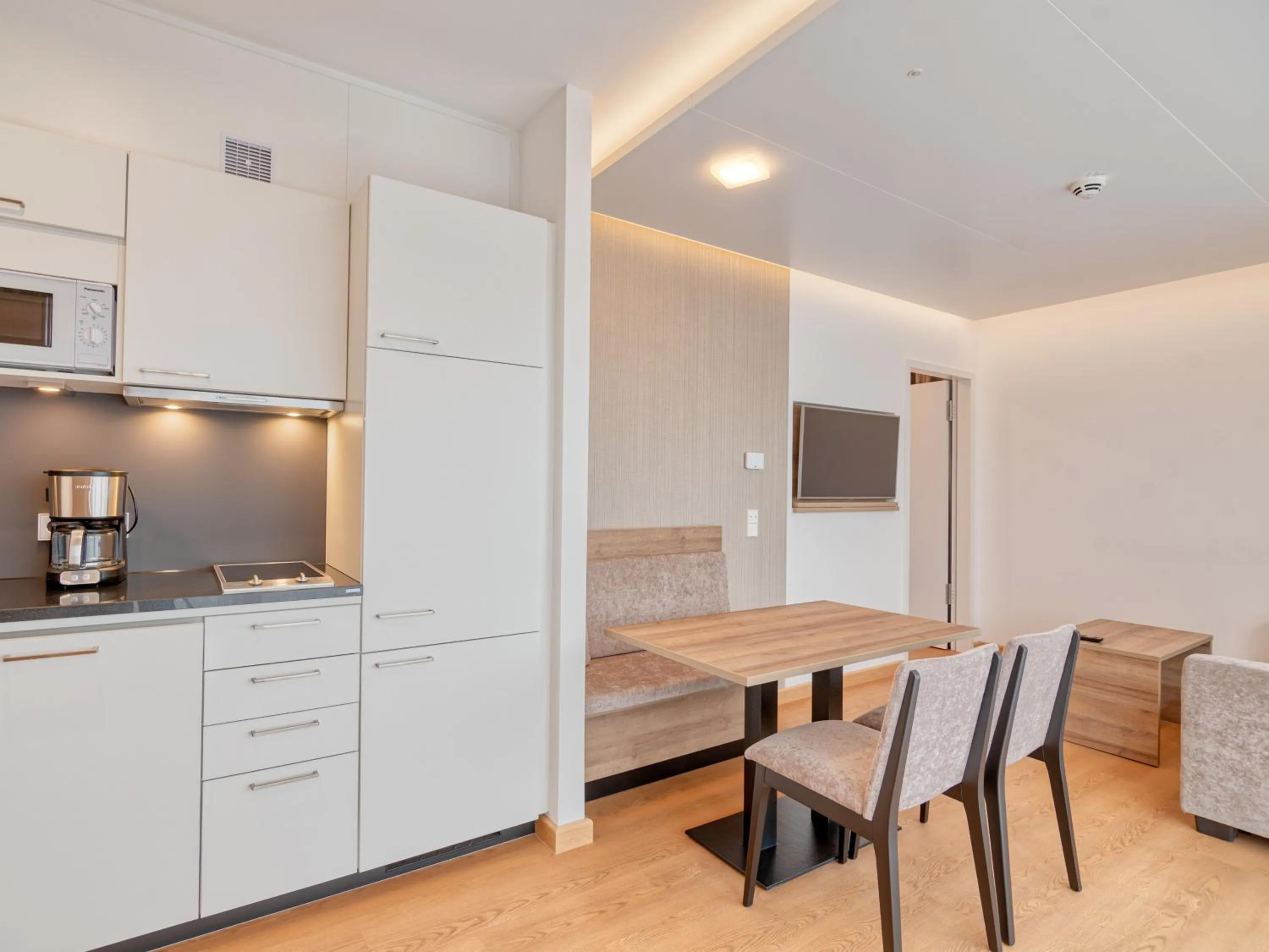 Kitchen or kitchenette in WESTSIDE Hotel