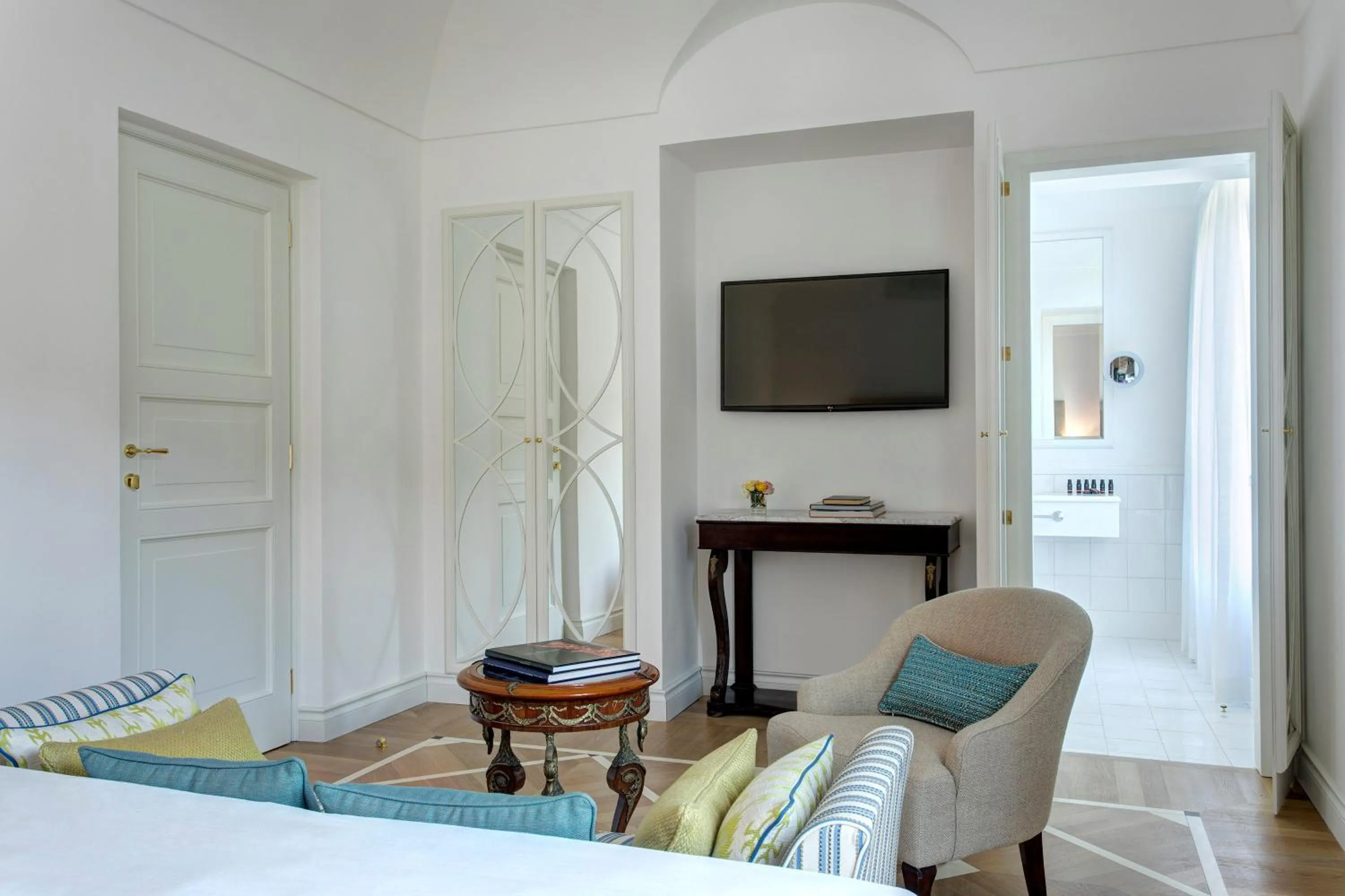 TV and multimedia, Bed in Anna Belle Elegant AgriResort